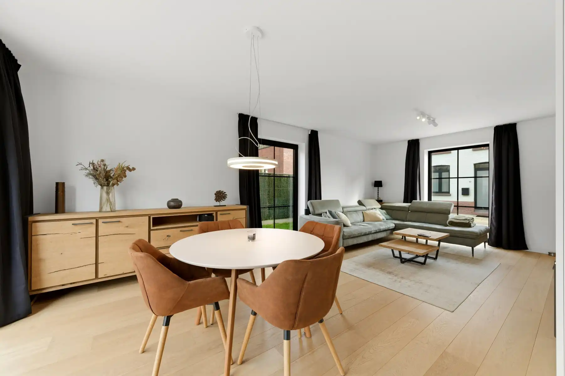 Recente vrijstaande woning in het centrum van RIJMENAM foto 9