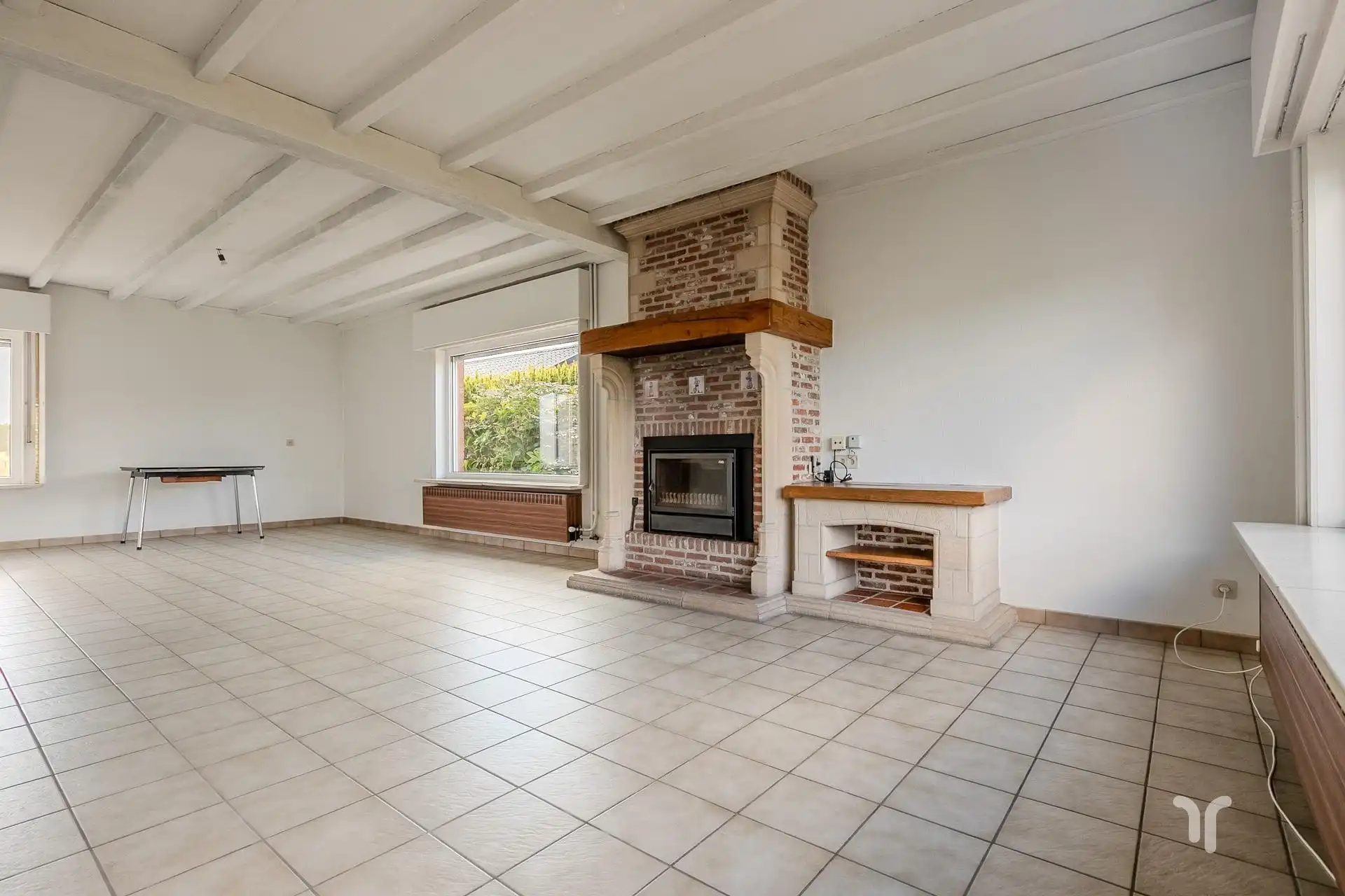 Verzorgde, karaktervolle open bebouwing met 4 slaapkamers met prachtig open zicht. foto 3