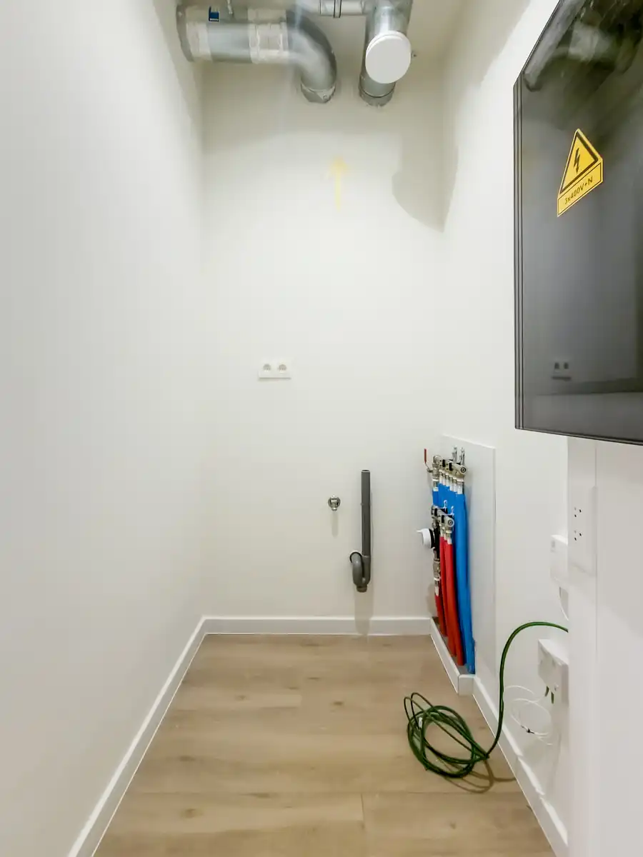 Ongemeubeld 2 slpk app. met mooi terrras foto 12