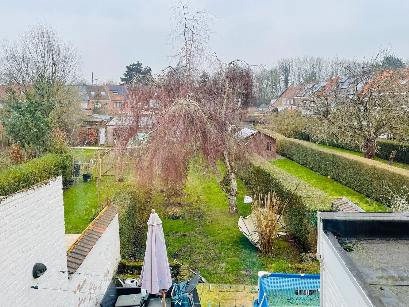 Vooraan Sint-Pieters, supergoede ligging vlakbij  Scheepdalebrug, Energiezuinig gezellig woonhuis met grote tuin en GARAGE van circa 60 m²! foto {{pictureIndex}}