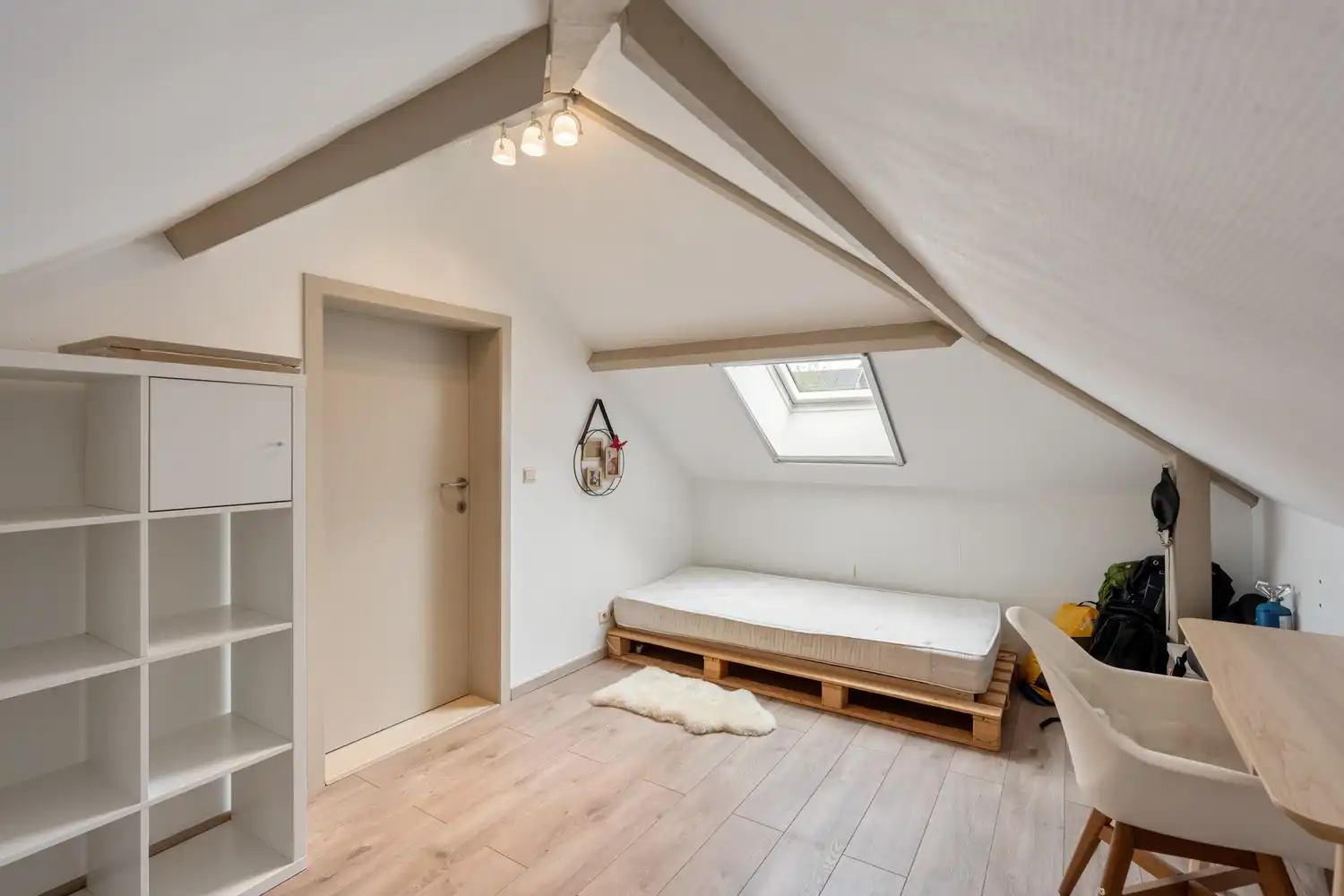 Landelijk gelegen, instapklare woning met 4 slaapkamers en zuidwestgerichte tuin op 8a27ca te Lubbeek. foto 17