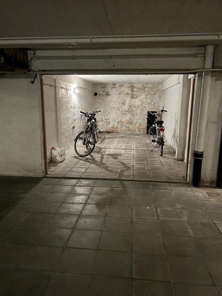 Gesloten garagebox vlakbij Zeedijk foto 3