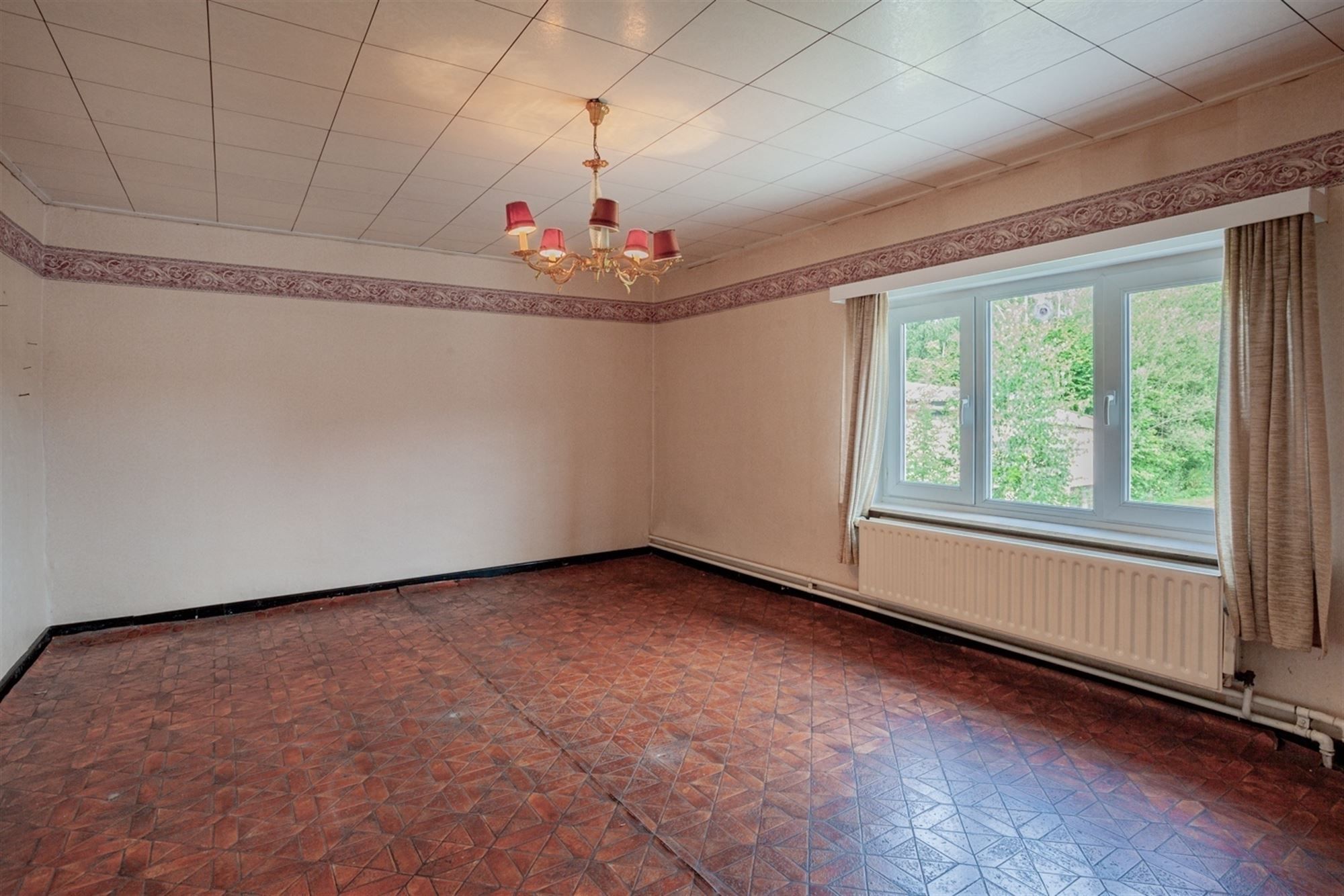 Te renoveren woning met grote tuin en atelier! foto 14