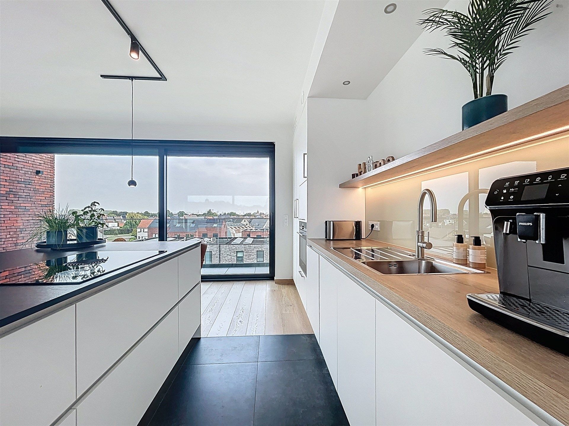 Luxueus en energiezuinig drie slaapkamer-penthouse (170m²) met ruime terrassen (30m²) foto 6