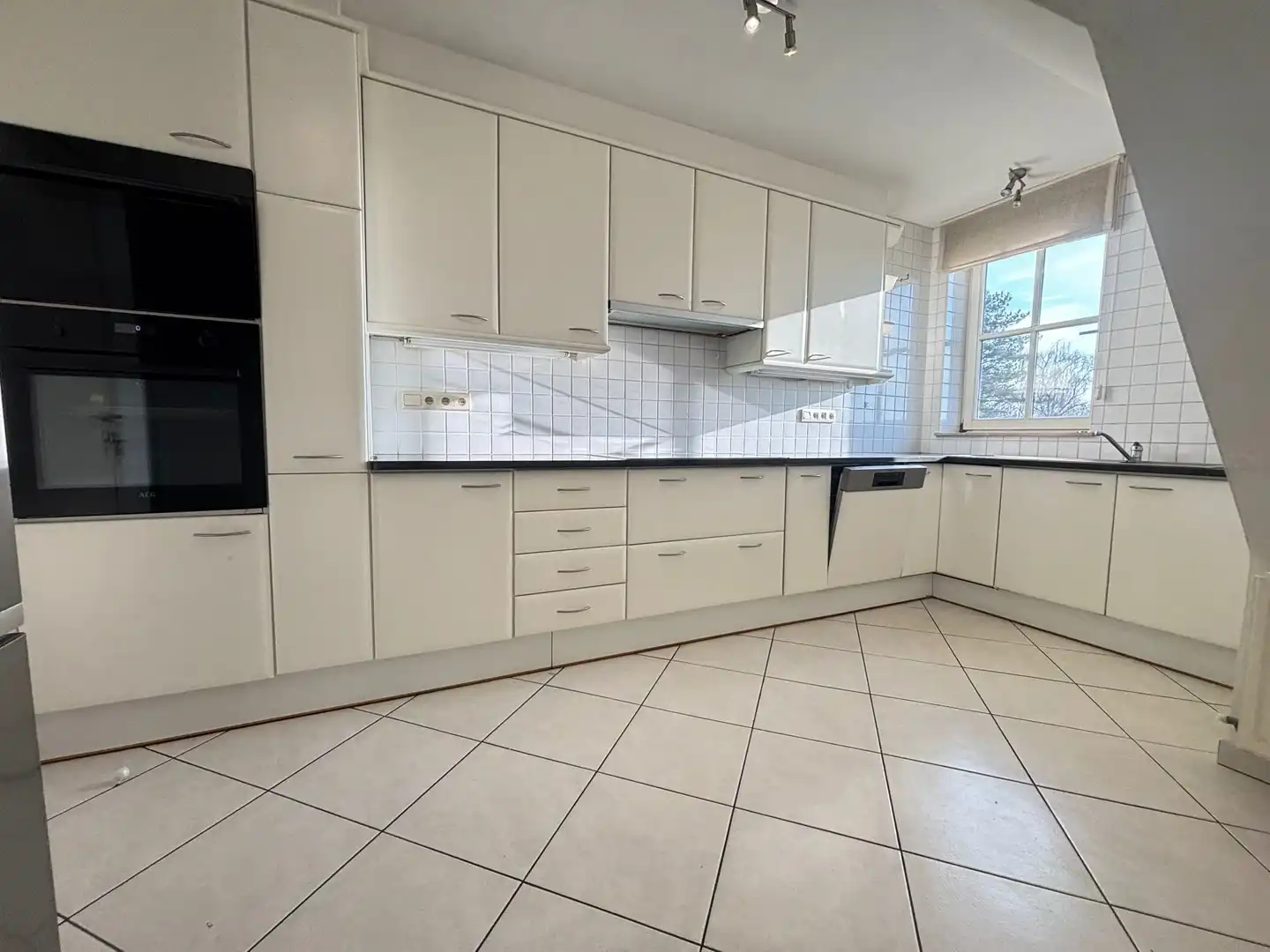 DUPLEXAPPARTEMENT MET 4 SLAAPKAMERS EN 3 BADKAMERS foto 3