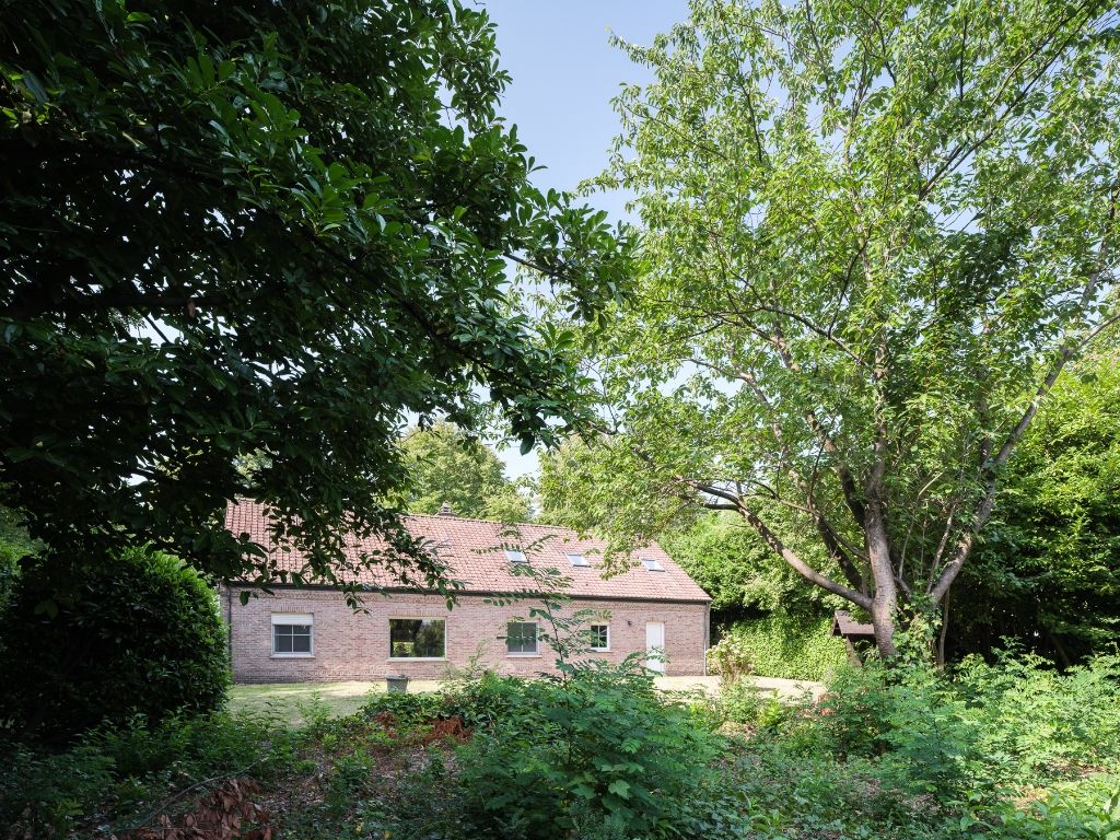 Vrijstaande woning op een gunstig perceel van 1.345 m² foto 7