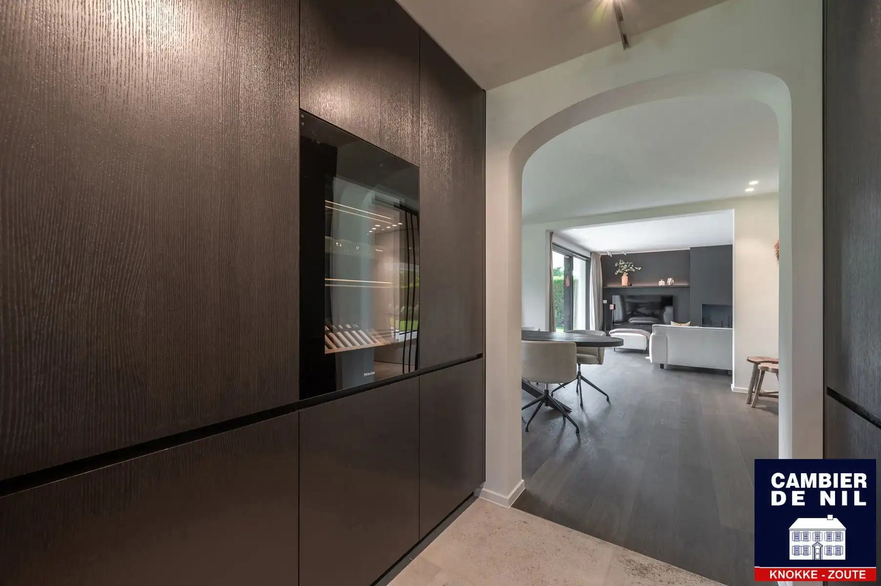 Ruime, volledig gerenoveerde villa aan de rand van het Zoute foto 9