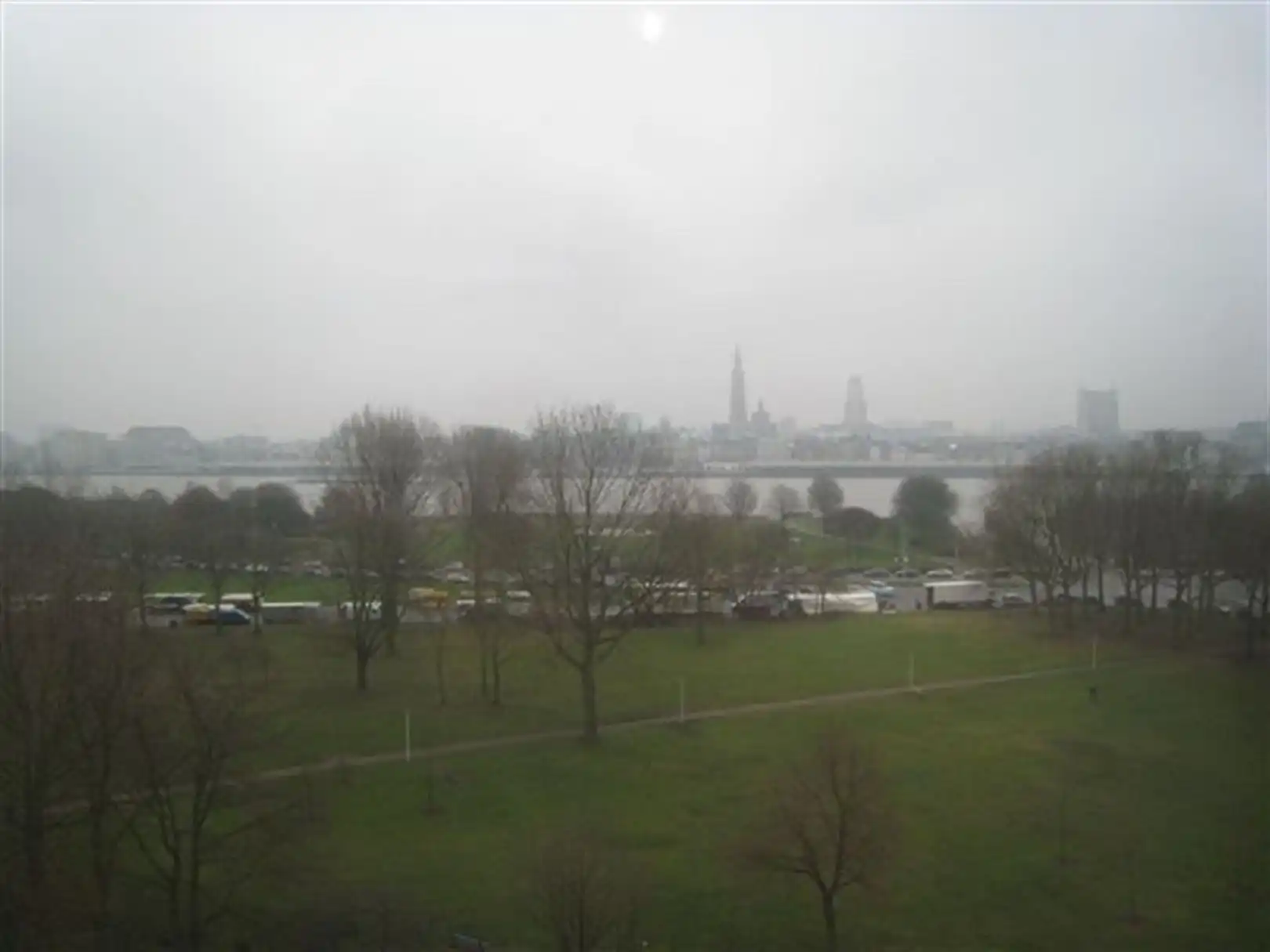 Gemeubeld twee slaapkamerappartement op Antwerpen LO met prachtig uitzicht op Antwerpen! foto 7