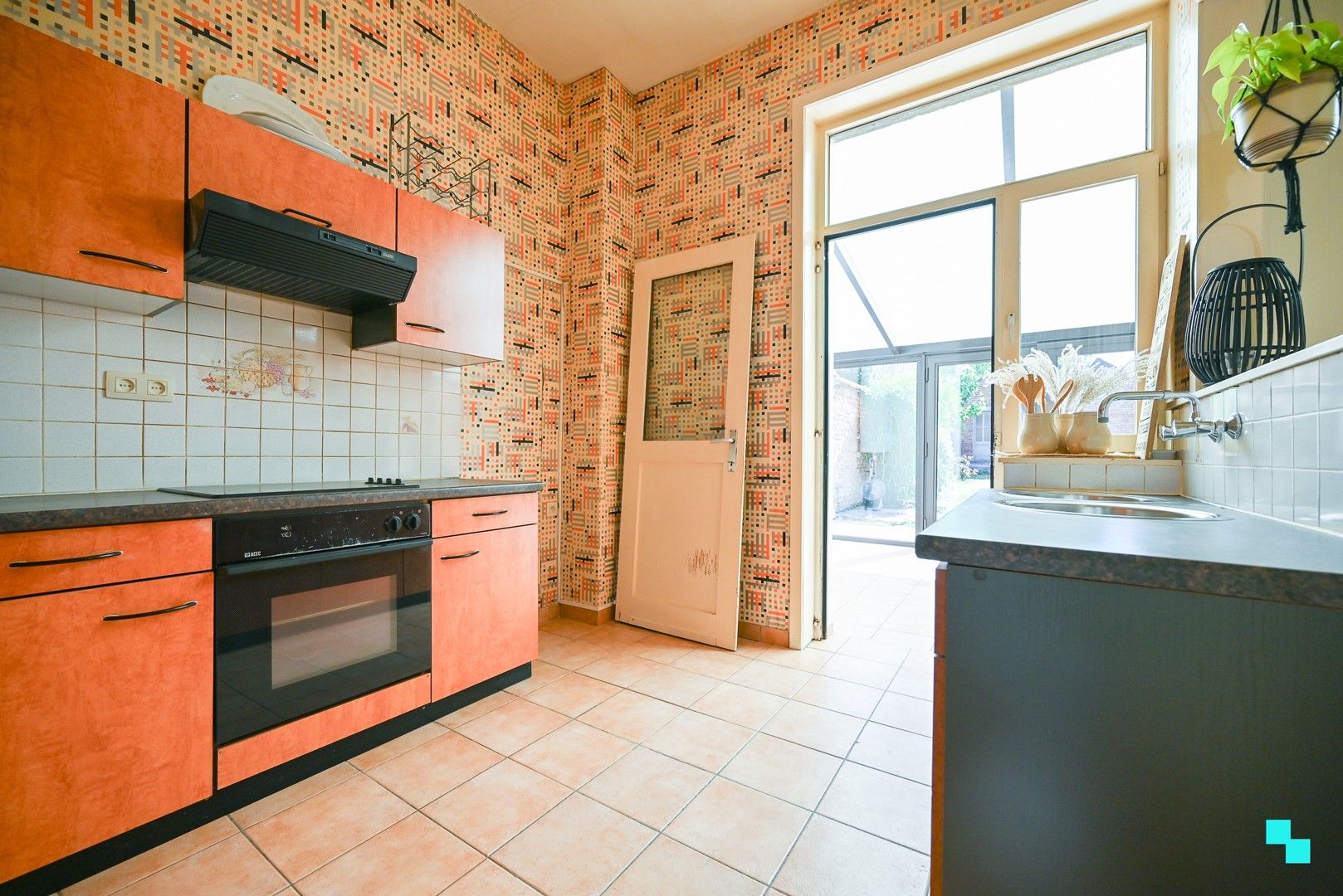 Karaktervolle charmewoning in hartje Izegem foto 12