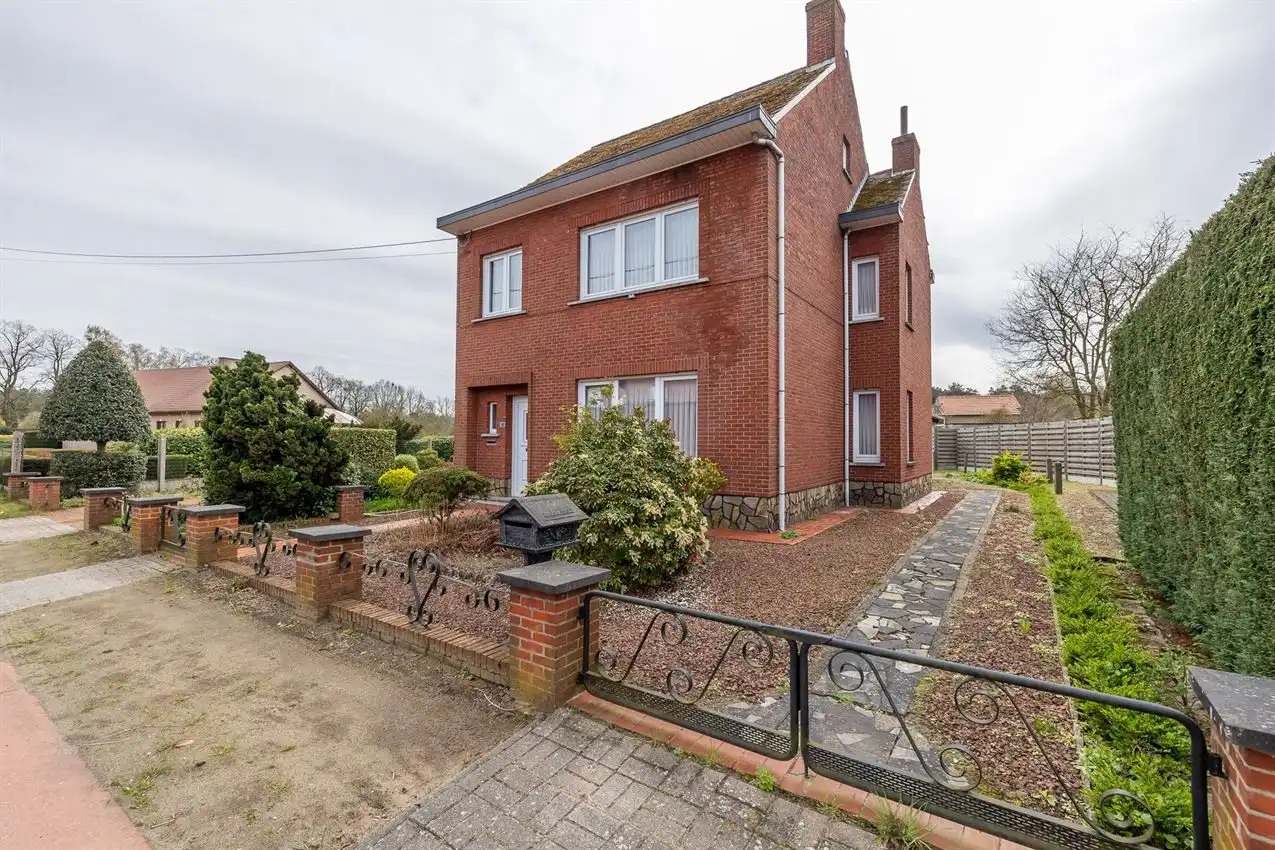 Te renoveren 3slk woning op uitzonderlijk perceel van 34 are  foto 4