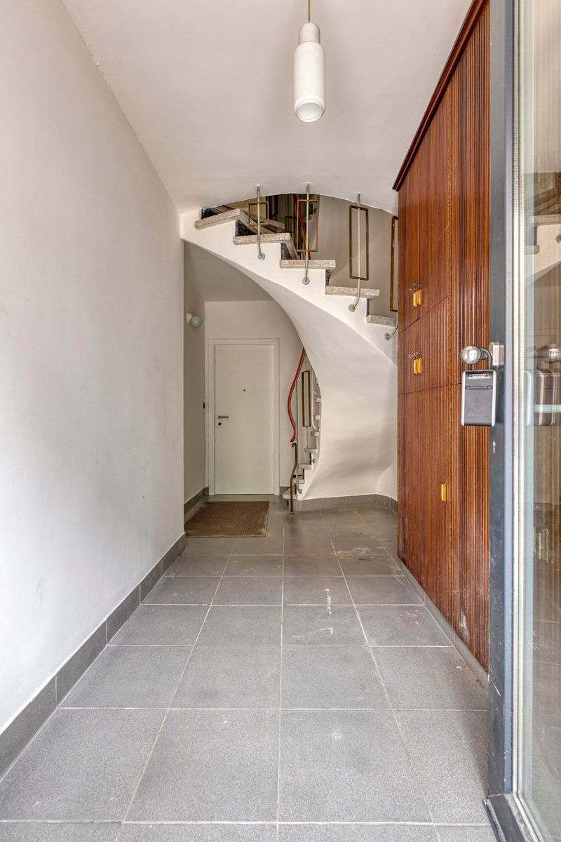 Charmant appartement te koop in Sint-Amandsberg foto 2