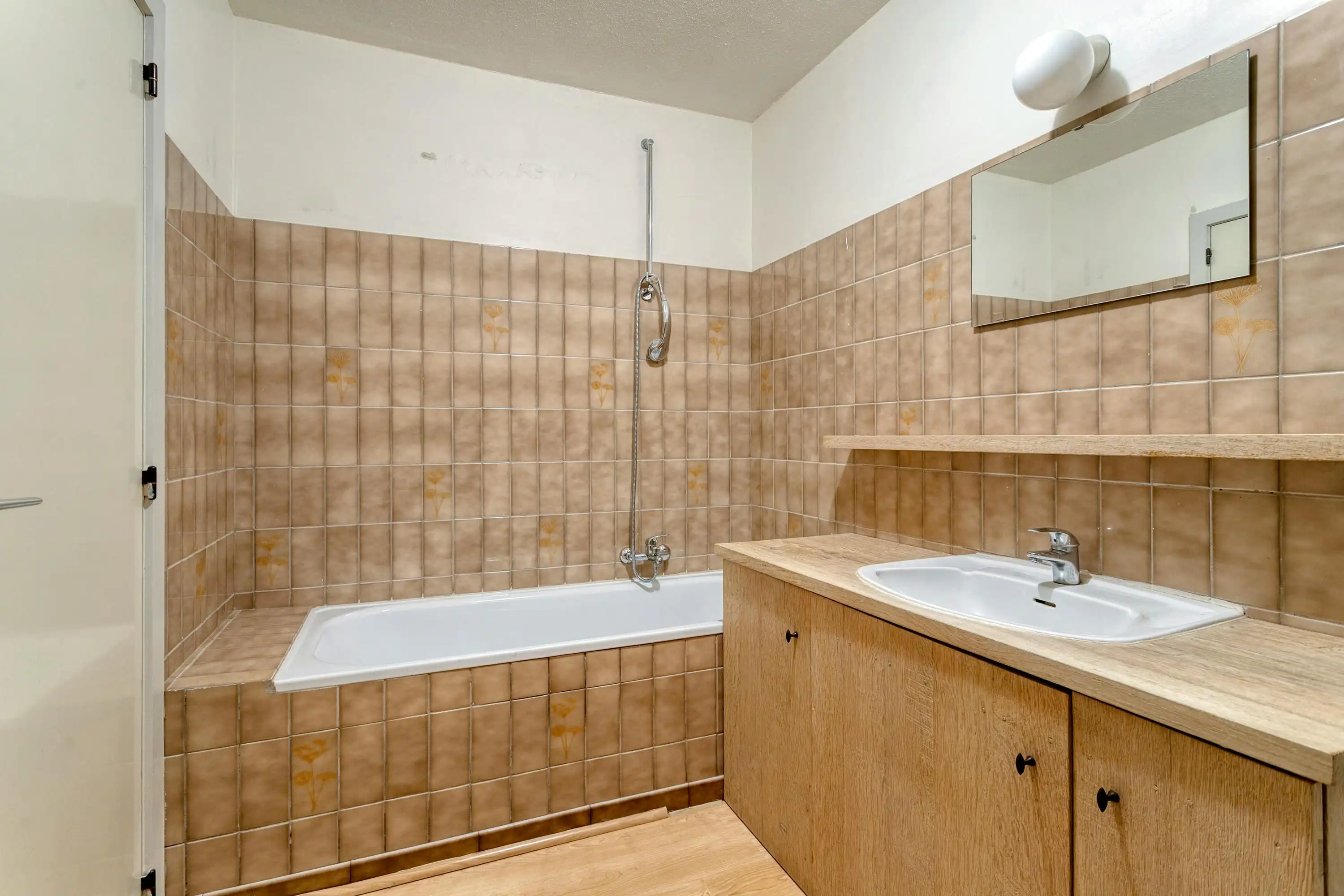 Gelijkvloers appartement + terras langs Damse Vaart te Damme foto 9
