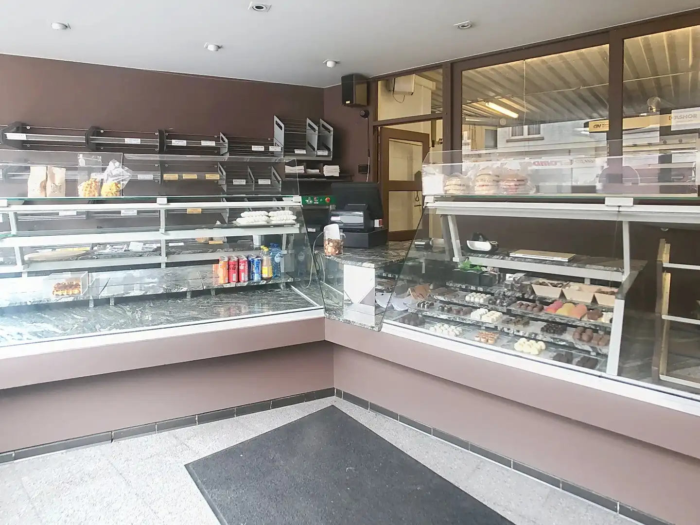 Handelszaak met tal van mogelijkheden in centrum van Staden foto 2