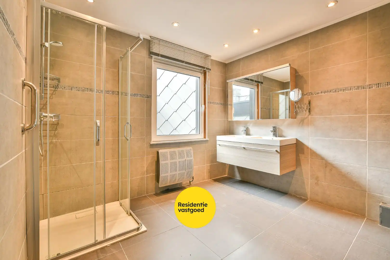 Charmante en verrassend ruime woning met terras in het centrum van Blankenberge! foto 17