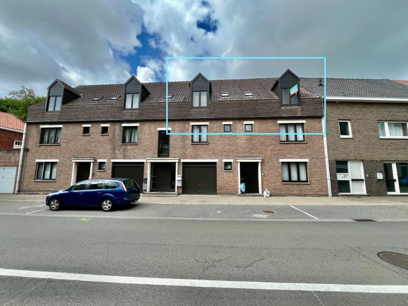 APPARTEMENT MET RUIM TERRAS, TWEE SLAAPKAMERS EN GARAGE foto {{pictureIndex}}
