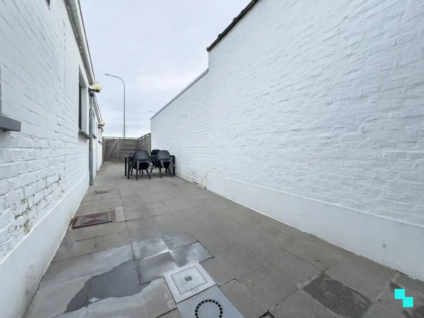 Instapklare ééngezinswoning met vier slaapkamers te Izegem foto 12