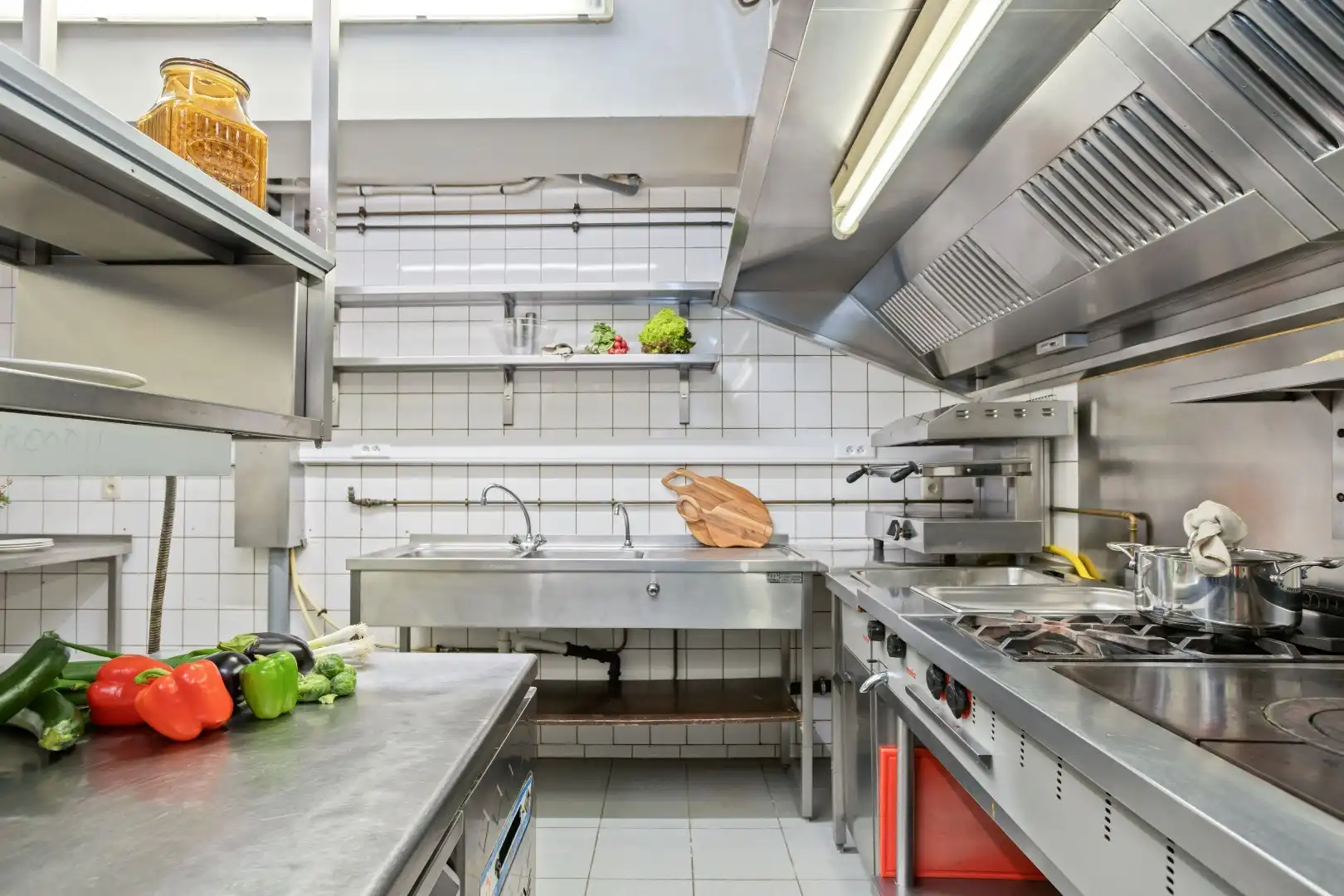 instapklaar (met meubels, keuken, apparatuur etc) restaurant in Knokke Het Zoute (Knokke) De Wielingen 5 te huur foto 18