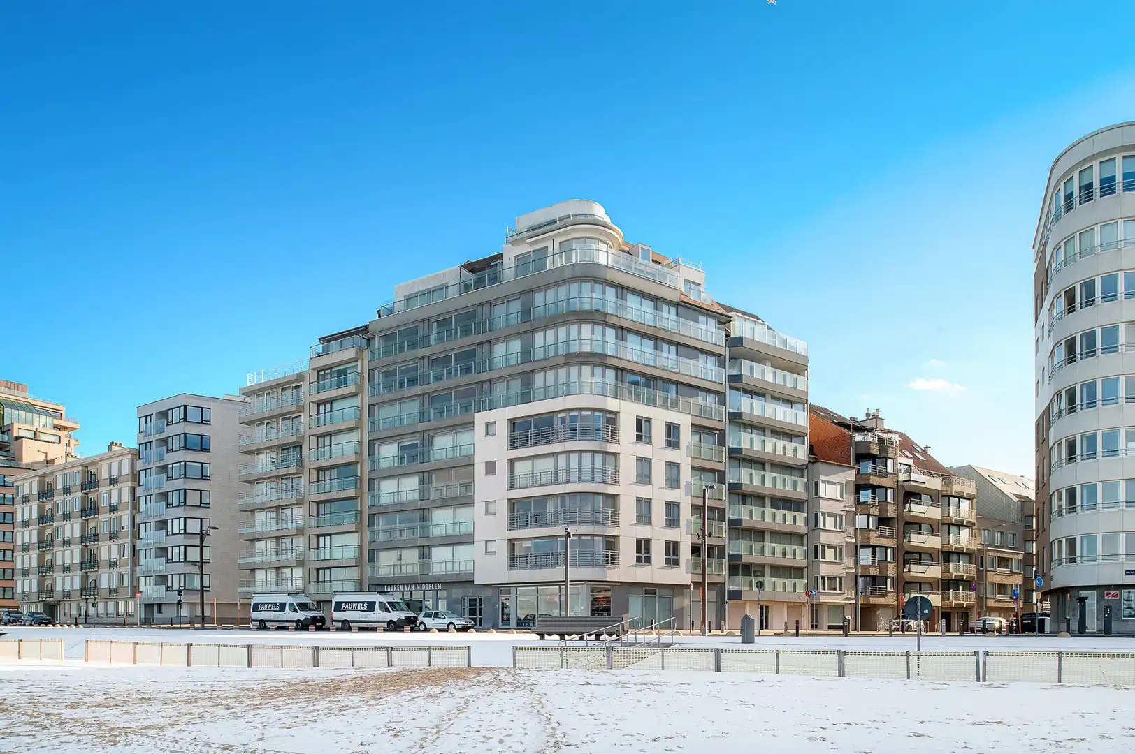 Hoekappartement op de Zeedijk met open zeezicht. foto {{pictureIndex}}