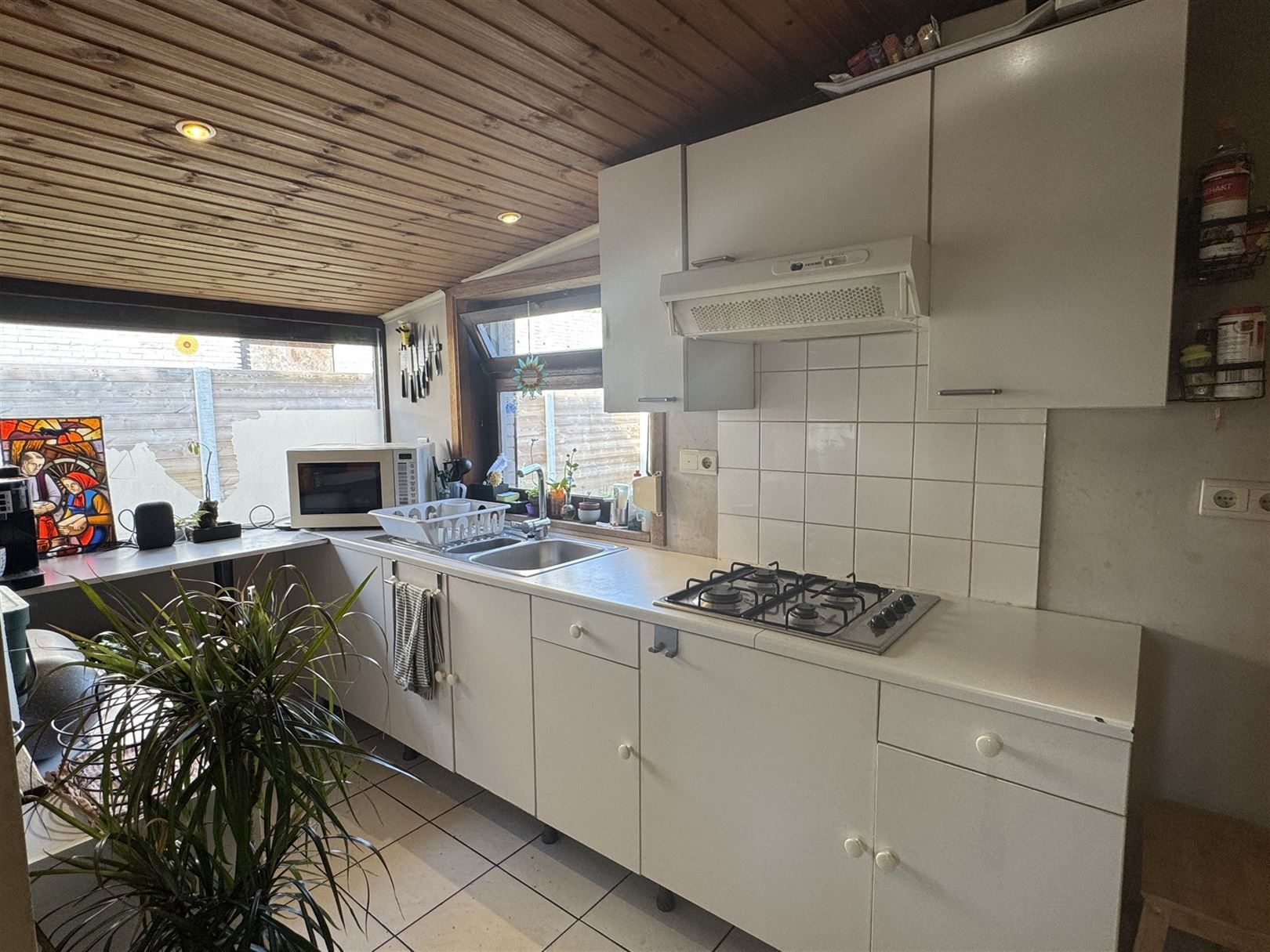Te renoveren woning met ruime garage & dubbele toegangsweg foto 7