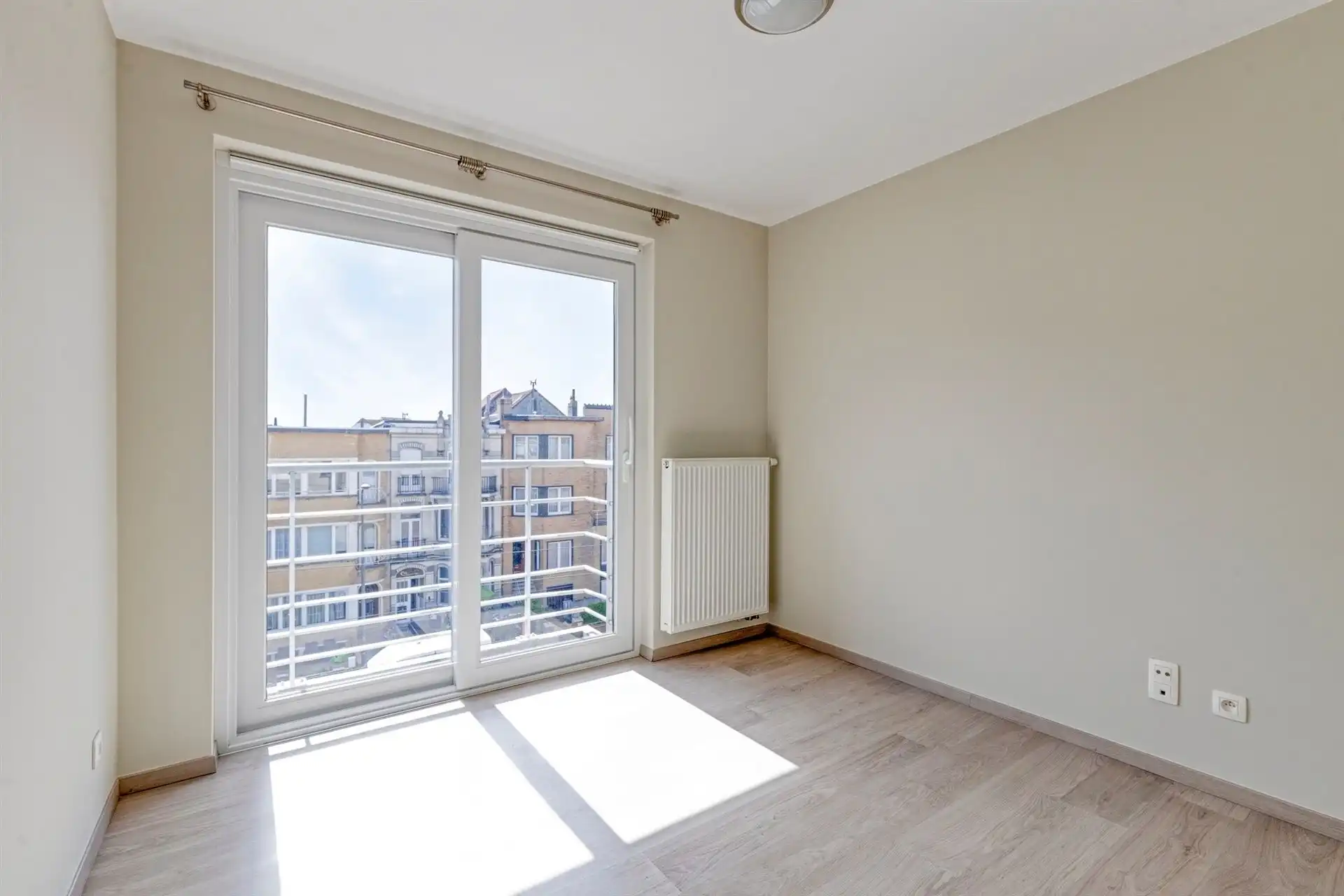 ZONNIG / STAANPLAATS  foto 22