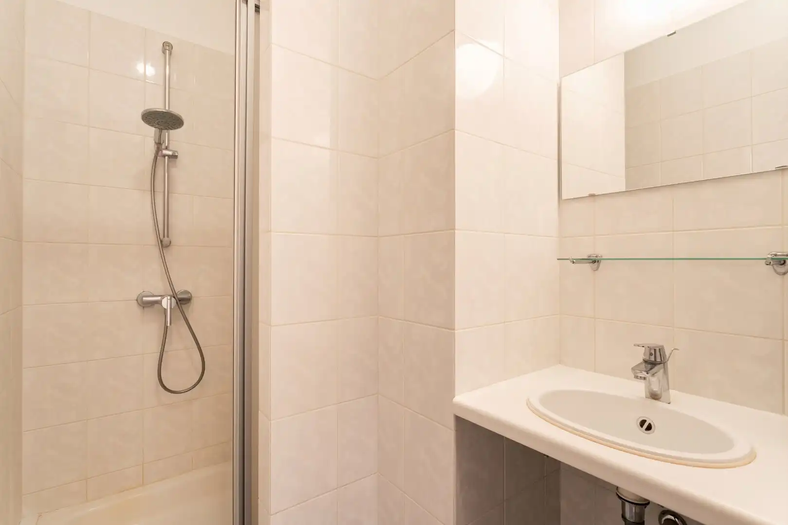 Instapklaar en energiezuinig penthouse  3 slpks., 2 badk., kelder en 2 autostpl. foto 13