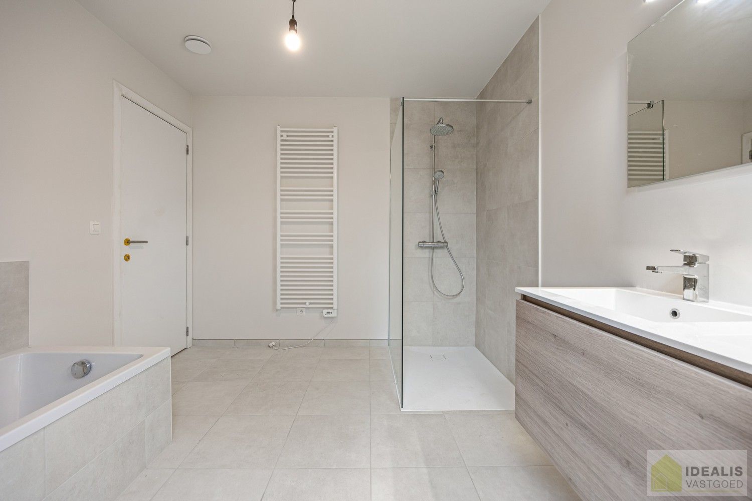 PRACHTIG INSTAPKLAAR NIEUWBOUWAPPARTEMENT MET AUTOSTAANPLAATS EN KELDERBERGING MIDDEN IN HARTJE LOMMEL, EEN AANGENAME LEEFRUIMTE MET OPEN KEUKEN EN AANSLUITEND AAN TERRAS, BERGRUIMTE, 2SLAAPKAMERS EN RUIME BADKAMER. foto 15