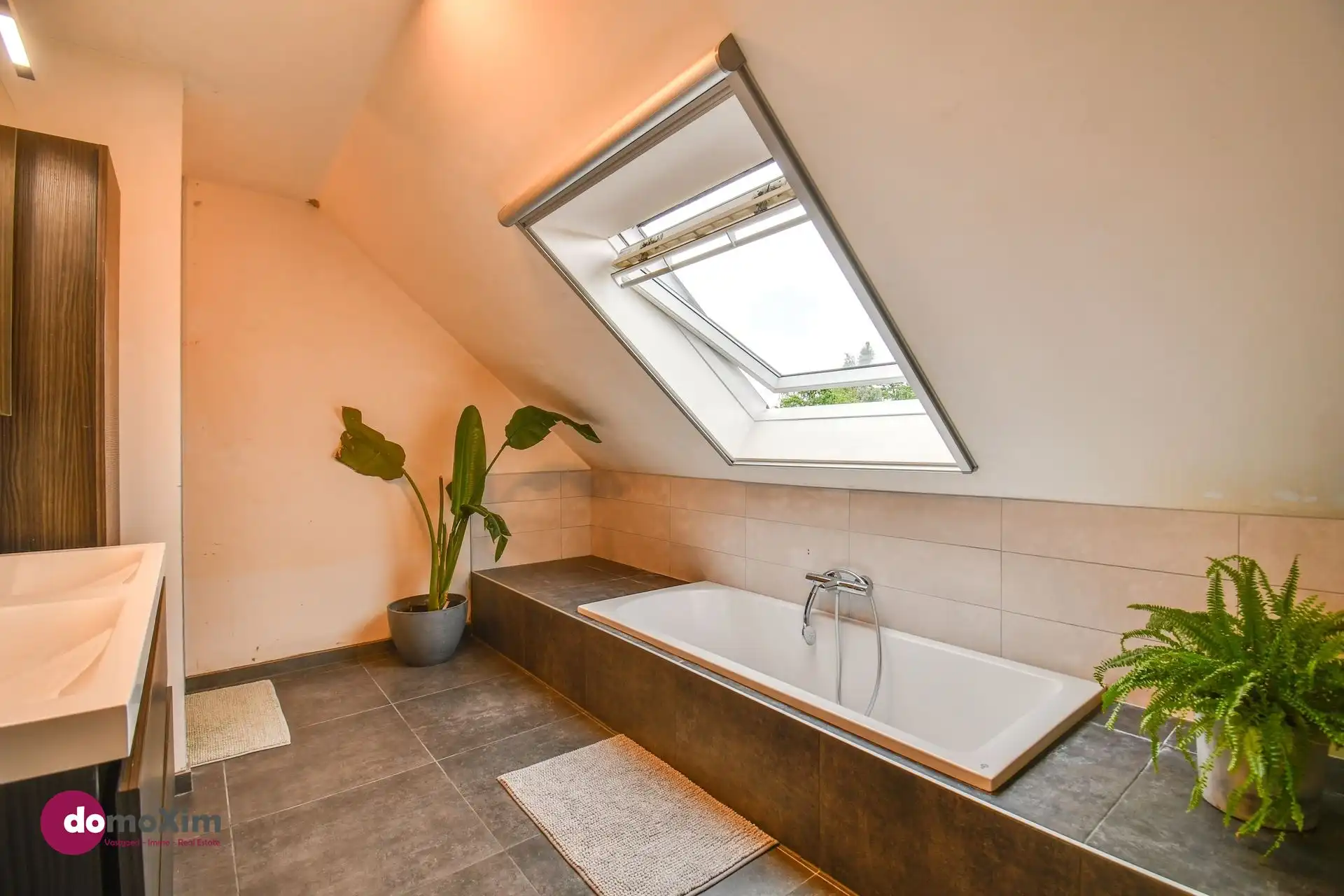 Mooie halfopen, recente woning met 3 slaapkamers in Hever foto 14