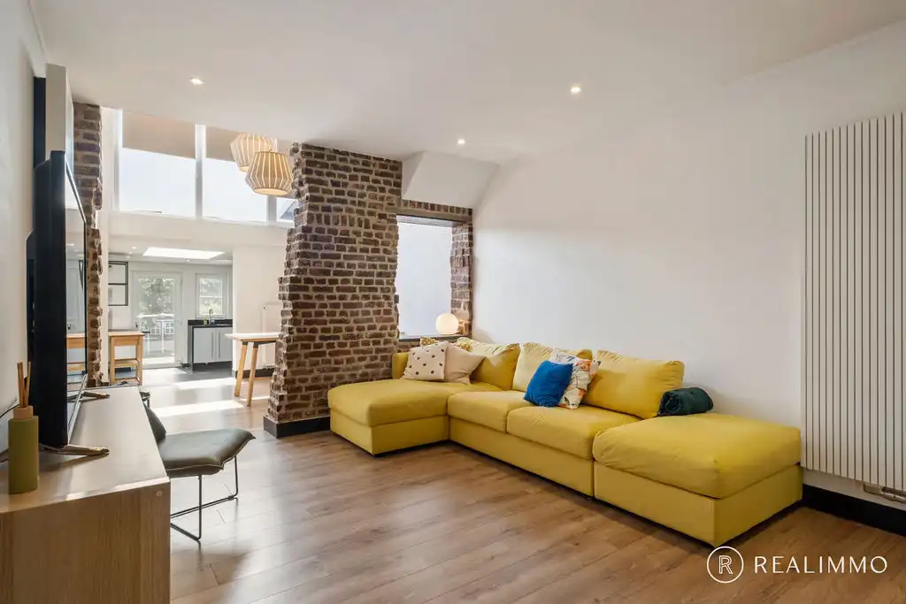 Instapklare woning met tuin en 2 slaapkamers foto {{pictureIndex}}