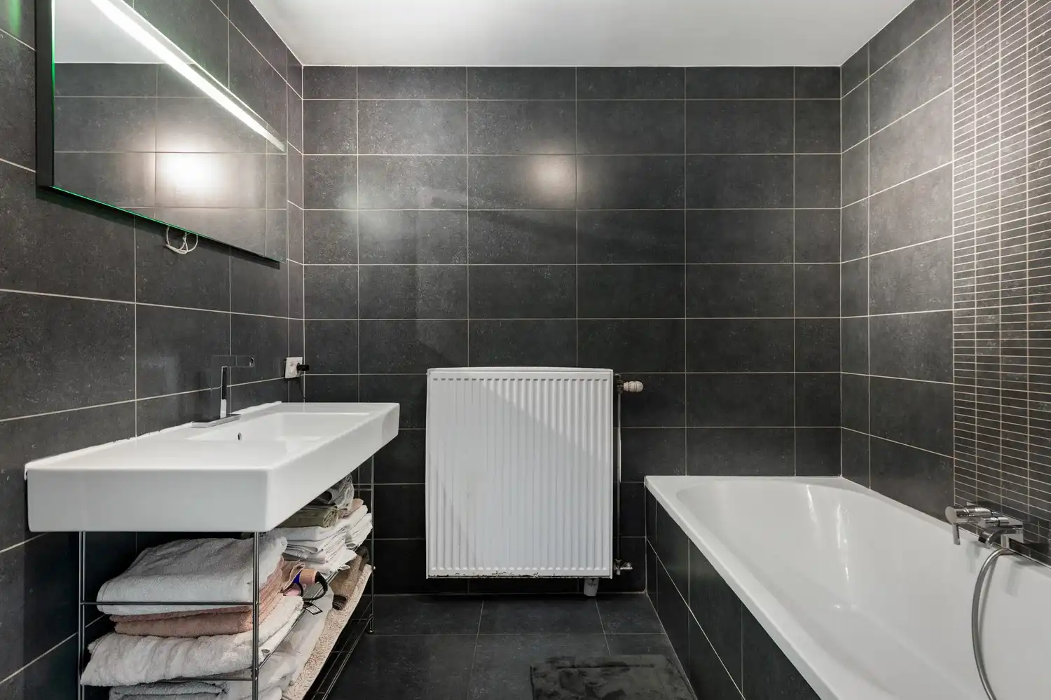 Instapklaar gelijkvloers één-slaapkamer appartement met staanplaats te Boechout foto 11