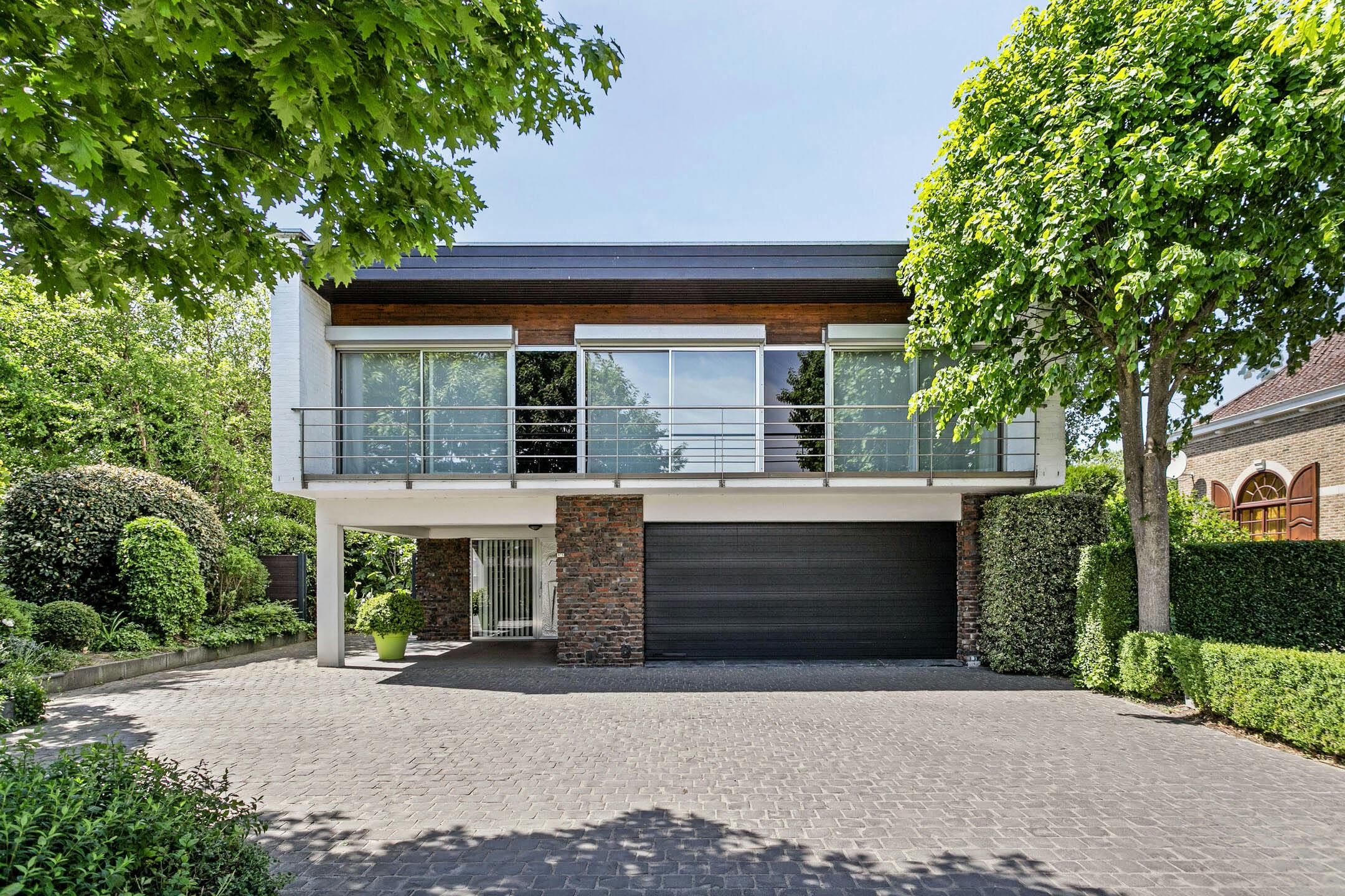 Exclusieve woning op 2.500 m² te koop in Diksmuide foto {{pictureIndex}}