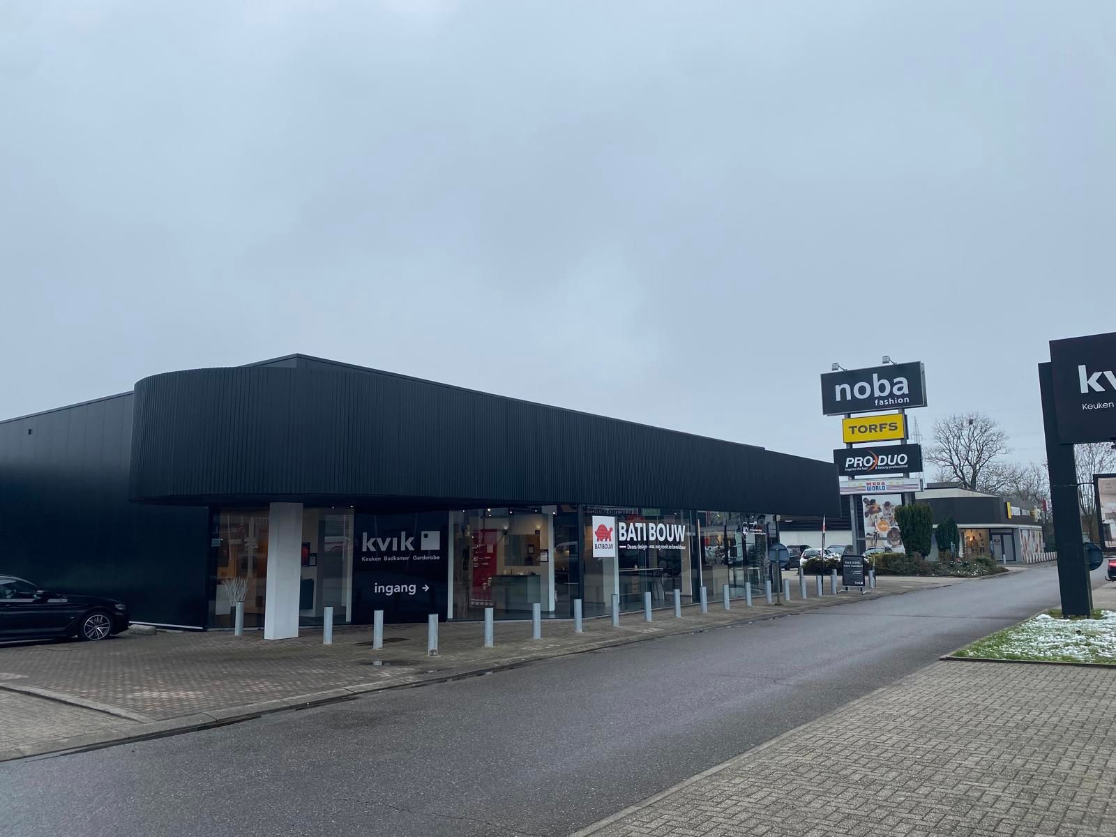 Commerciële ruimte te huur – 636 m²  foto 9