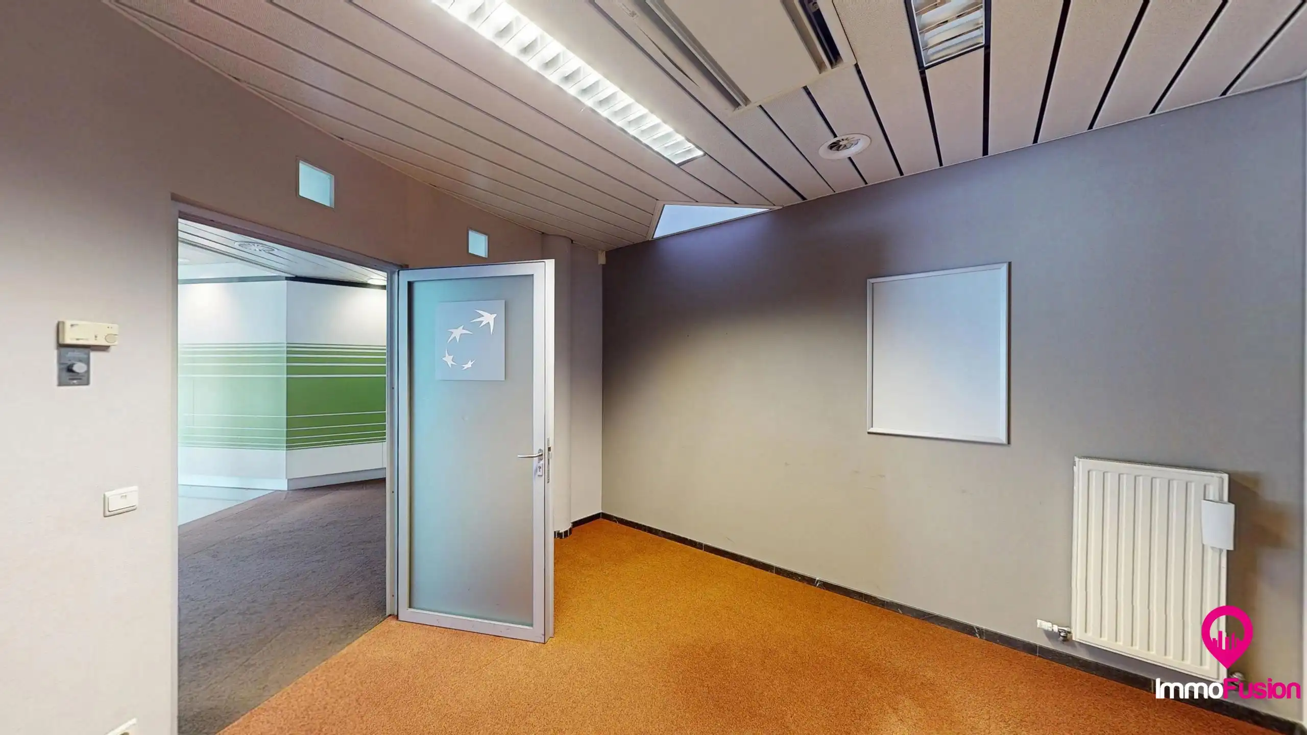 Zeer ruim kantoor op commerciële locatie in centrum Beringen foto 32