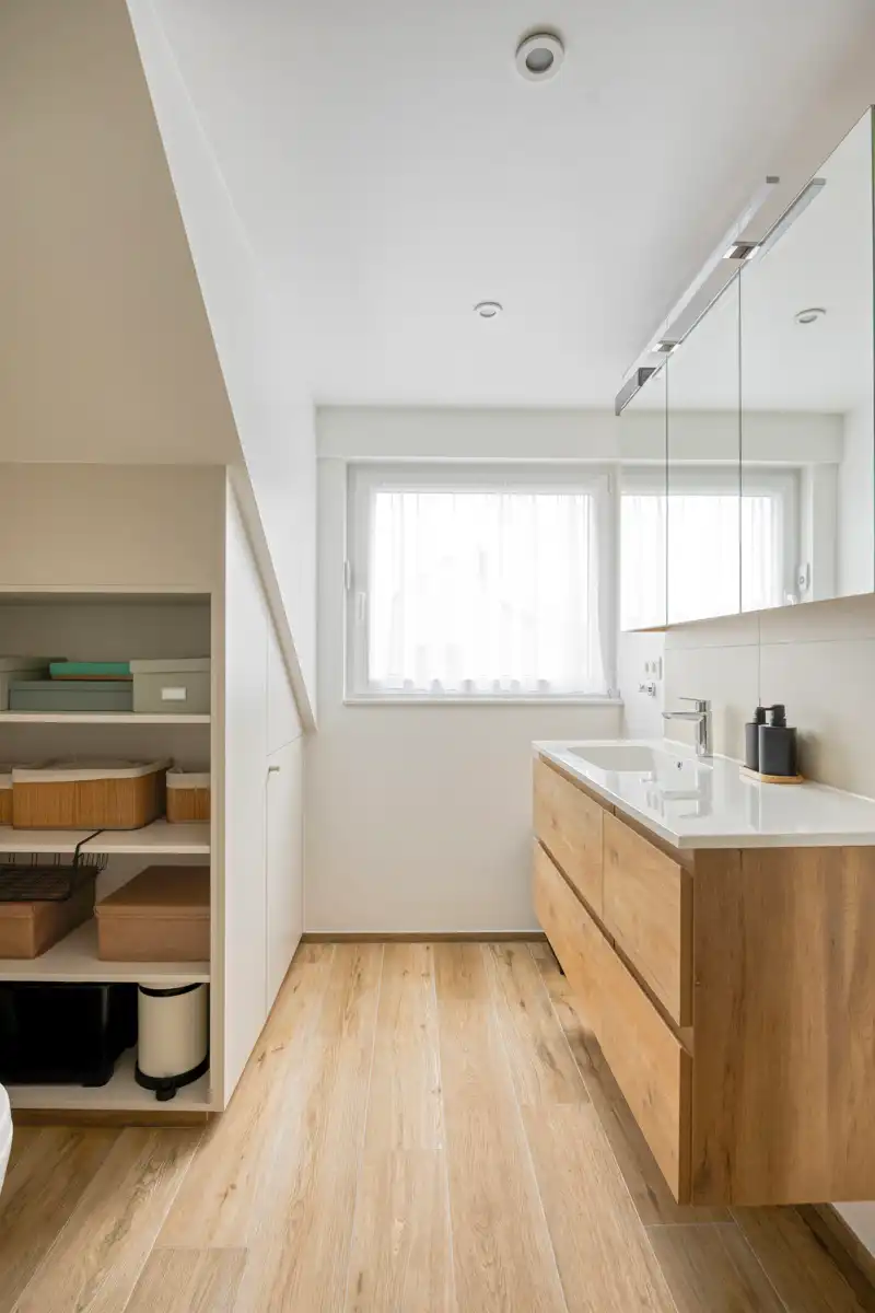 Gerenoveerde woning met 3 slaapkamers, 2 badkamers en garage foto 20