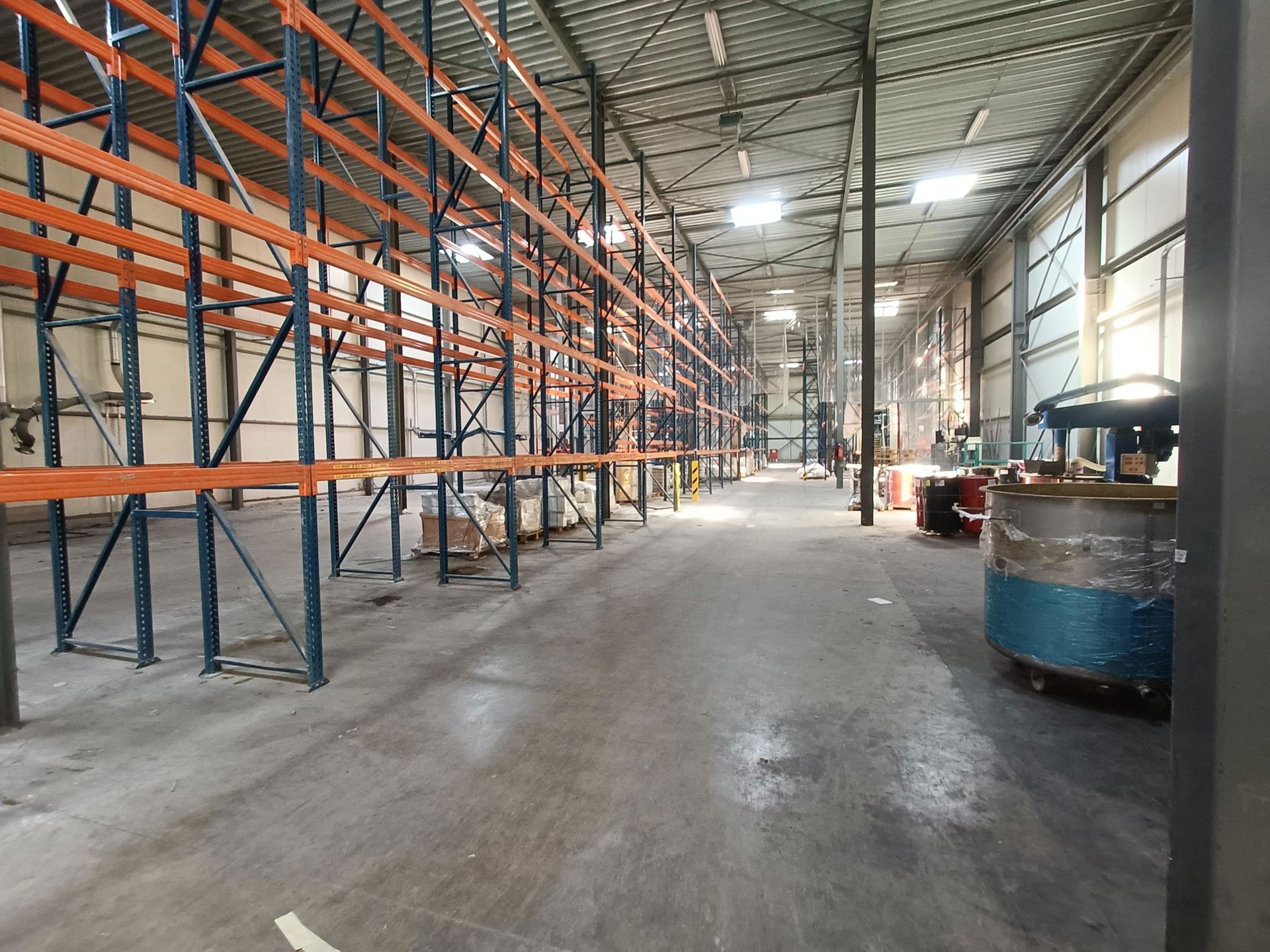 Industrieel gebouw te huur in Malle foto 7