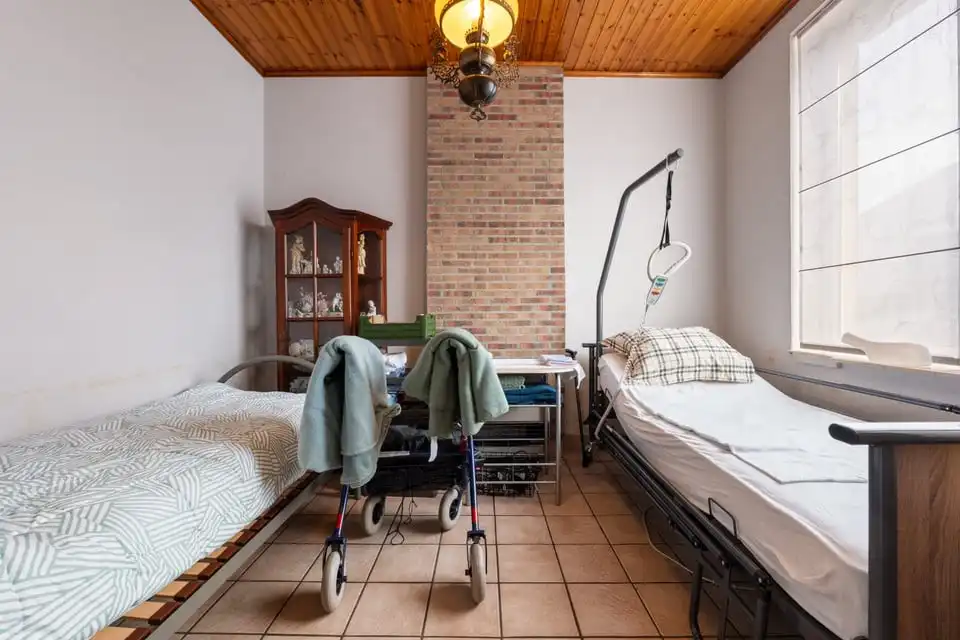 TE RENOVEREN STADSWONING VLAKBIJ HET CENTRUM VAN SINT-TRUIDEN foto 5