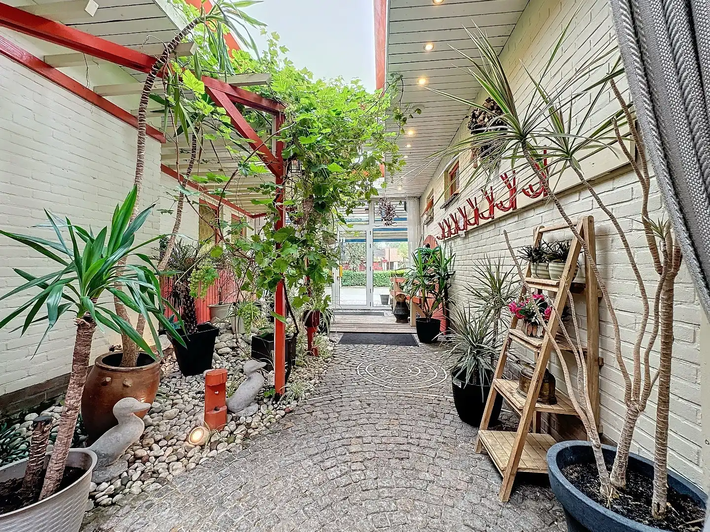 Restaurant en feestzaal ter overname foto 9