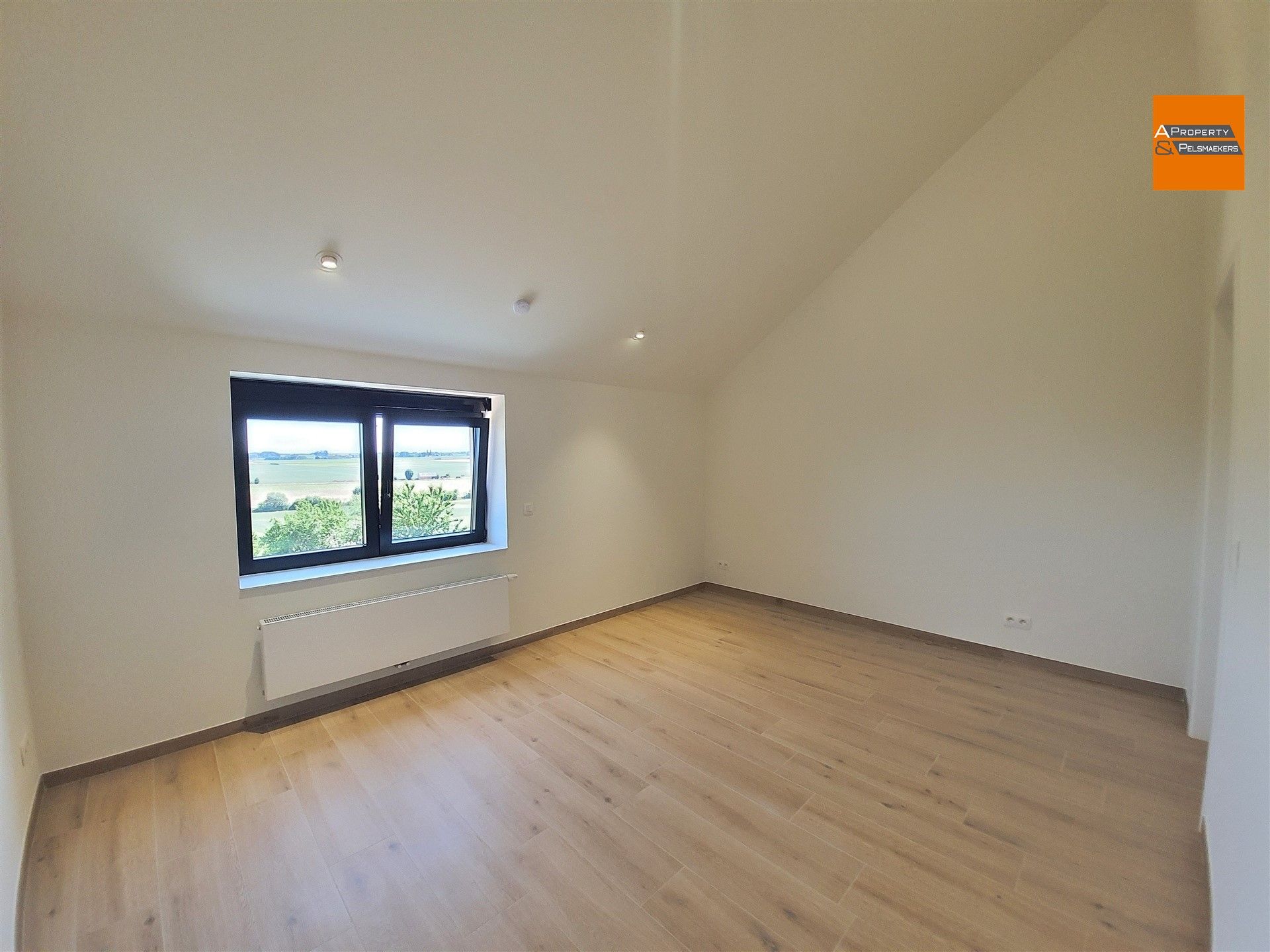 Nieuwbouw woning met 3 slaapkamers en tuin op toplocatie foto 19