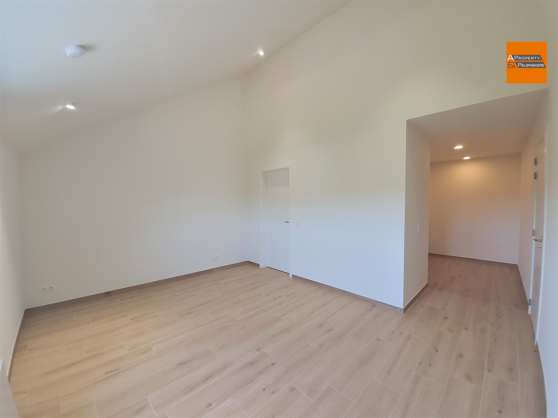Nieuwbouw woning met 3 slaapkamers en tuin op toplocatie foto 19
