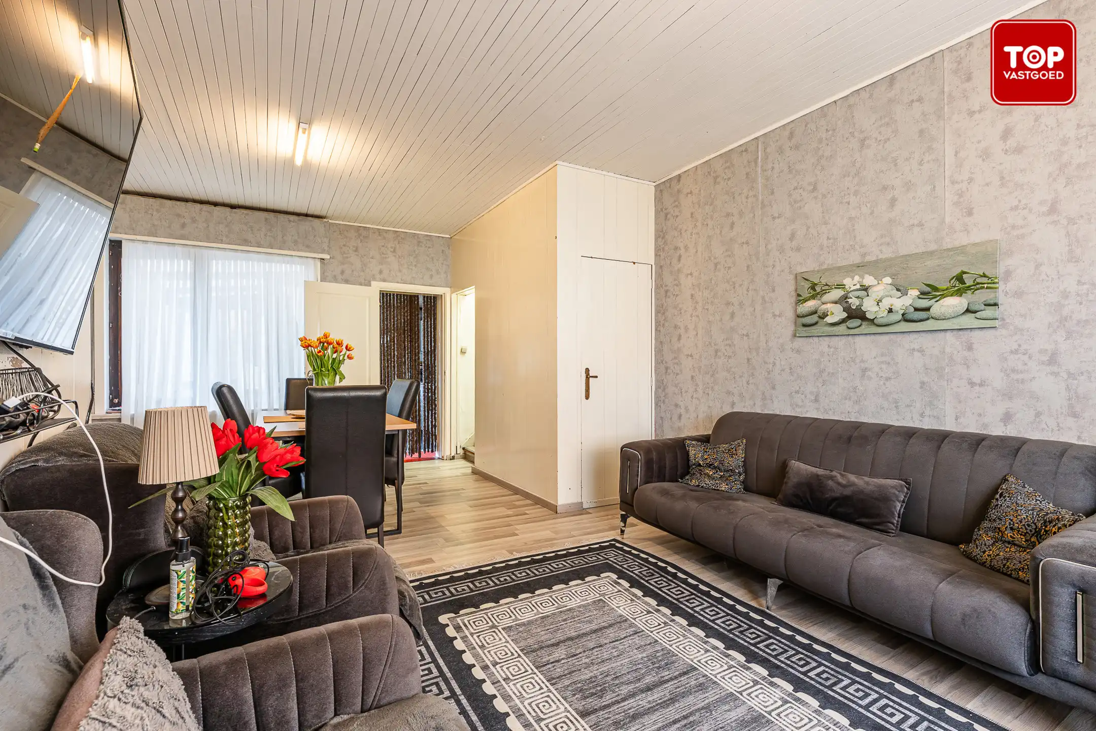 Op te frissen HOB met 2 slaapkamers en tuin foto 4