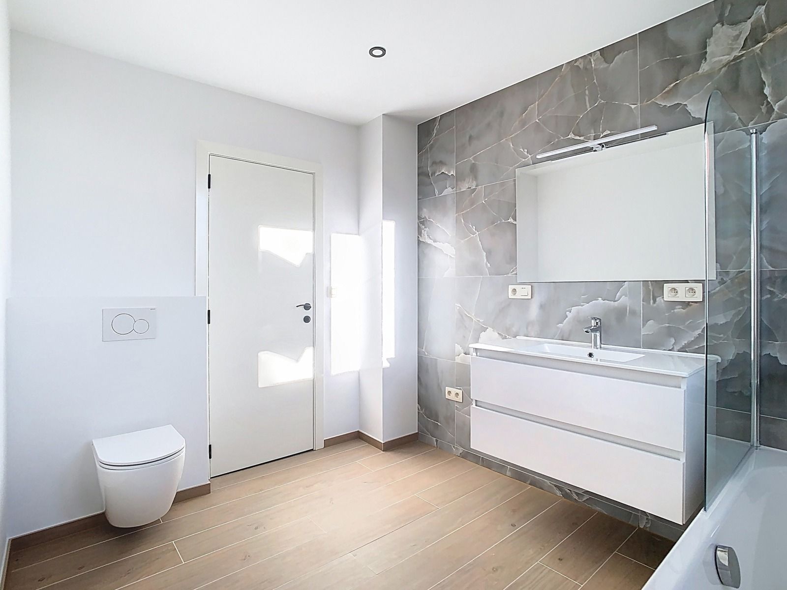 Stijlvol gerenoveerde woning (EPC A), instapklaar! foto 17