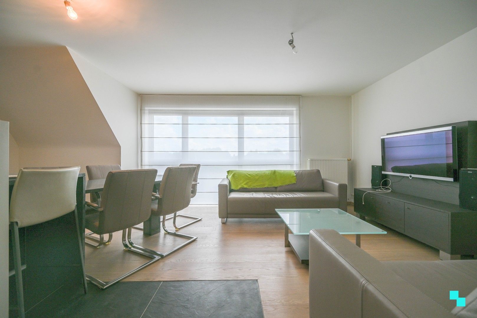 Uiterst kwalitatief tweeslaapkamerappartement met garagebox foto 5
