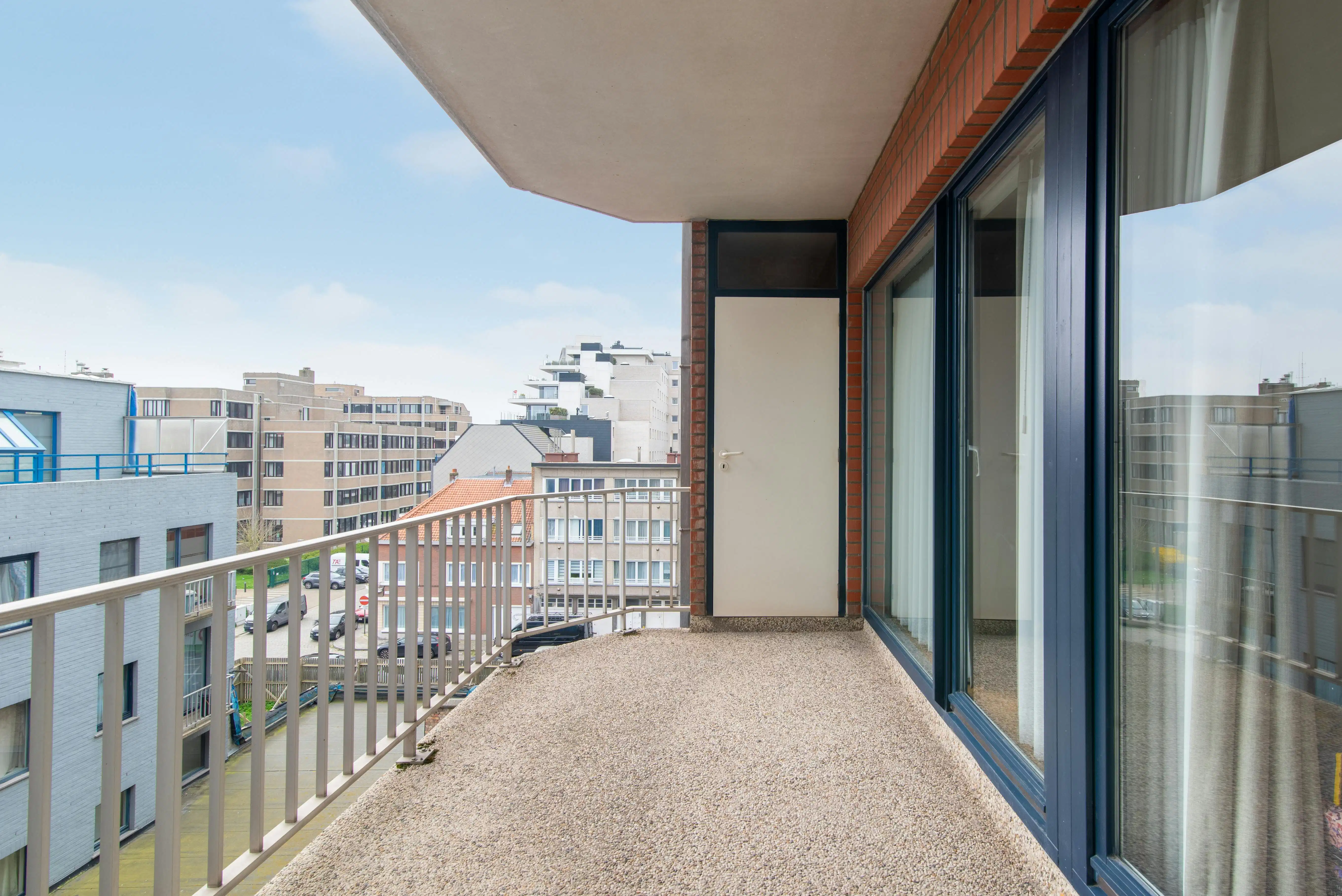 Instapklaar 2-slaapkamer appartement te Oostende foto 2