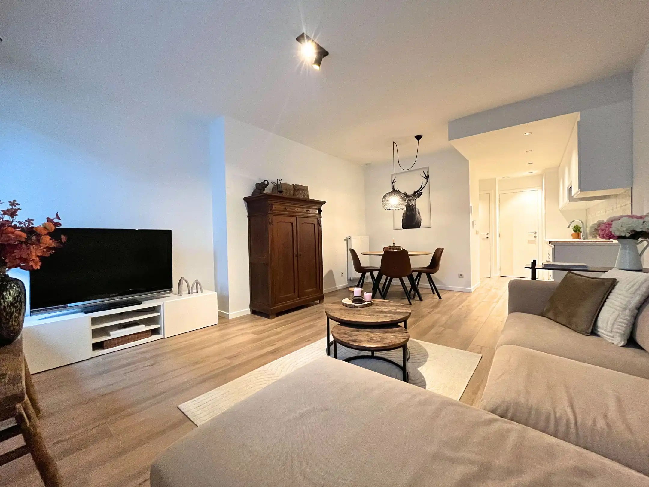 Knap gelijkvloers appartement te Heist-centrum foto 4