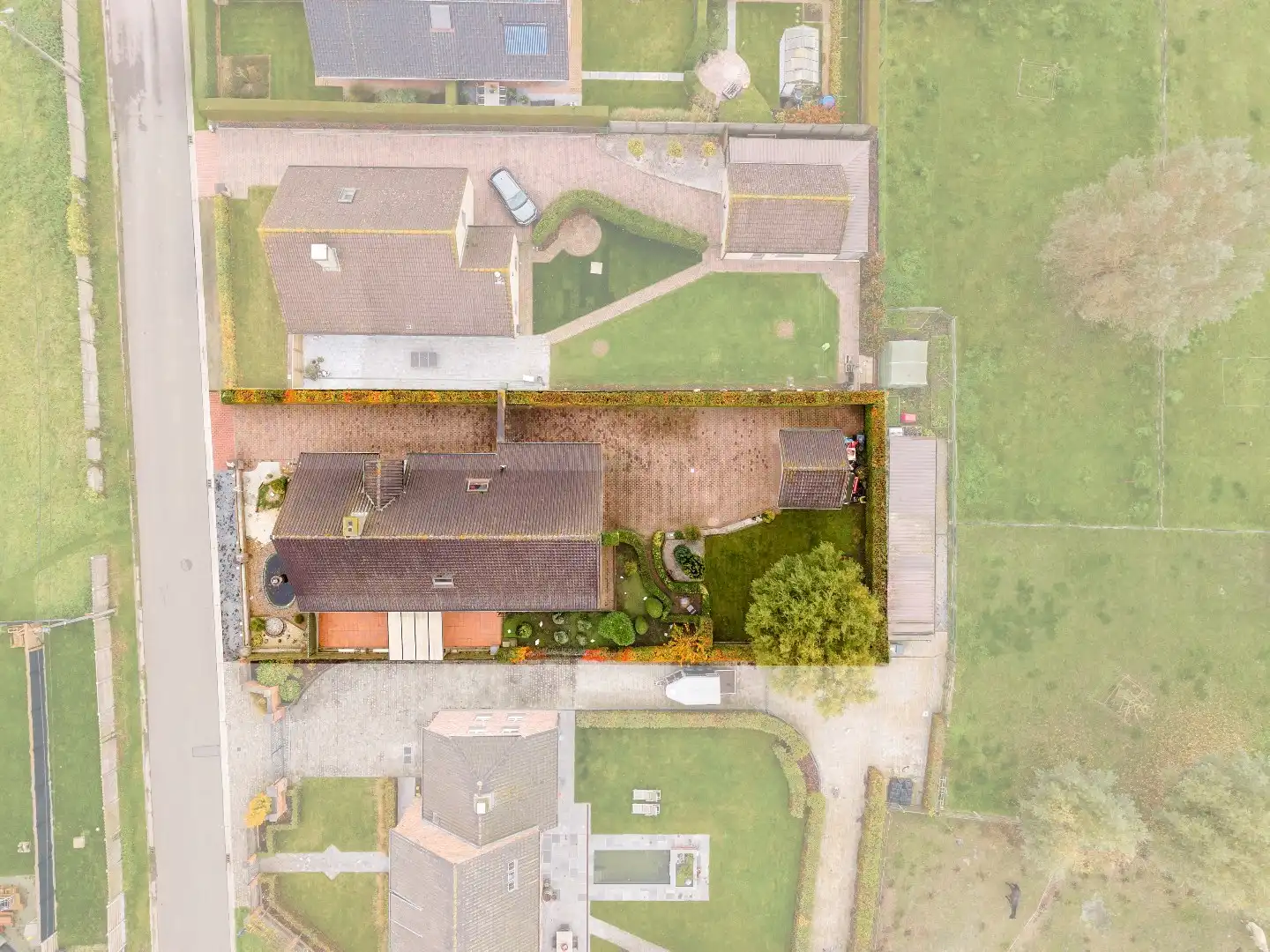  ALLEENSTAANDE VILLA MET 5/6 SLAAPKAMERS, DUBBELE GARAGE EN TUIN  foto 30