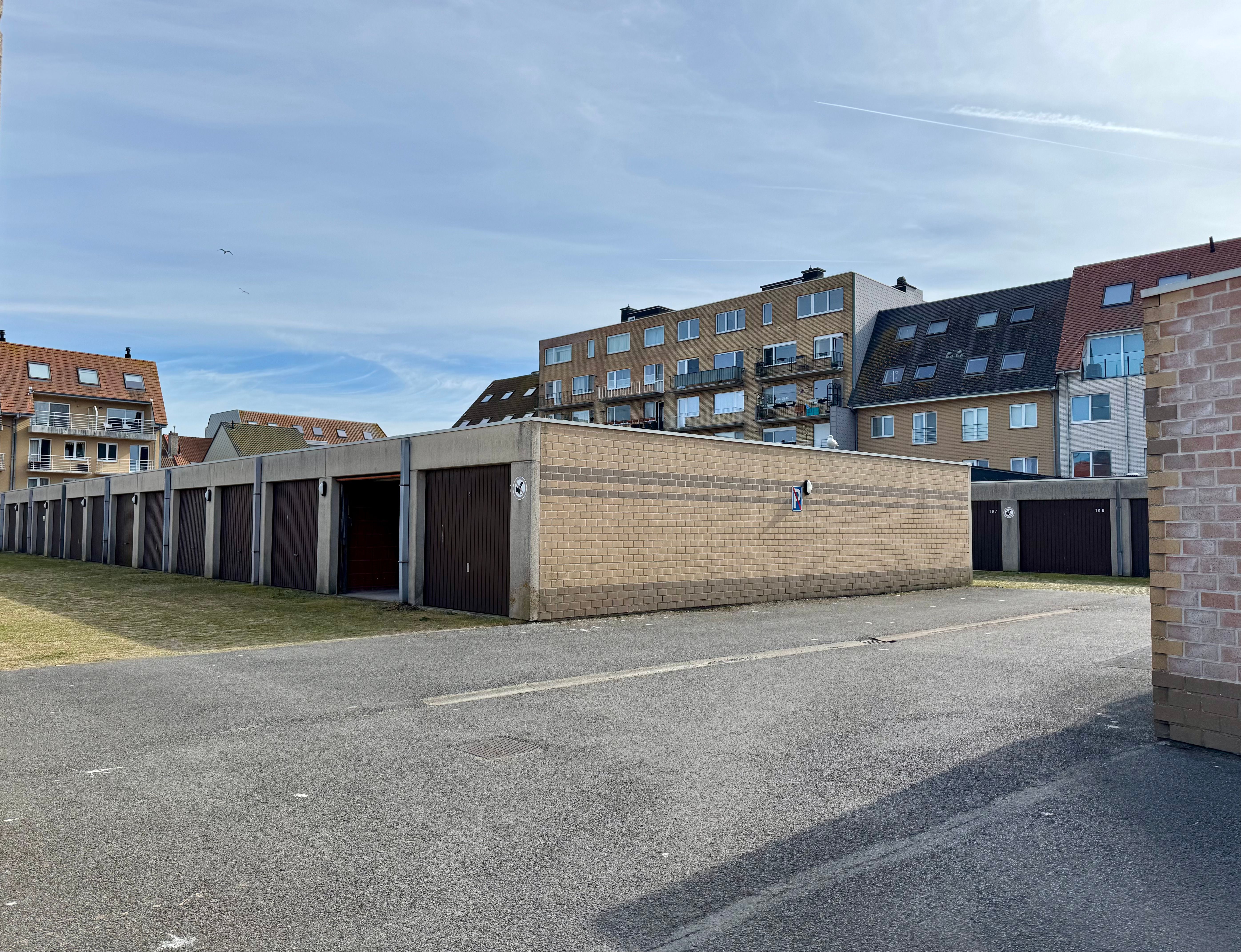 Garagebox 17m² in centrum Bredene foto 8