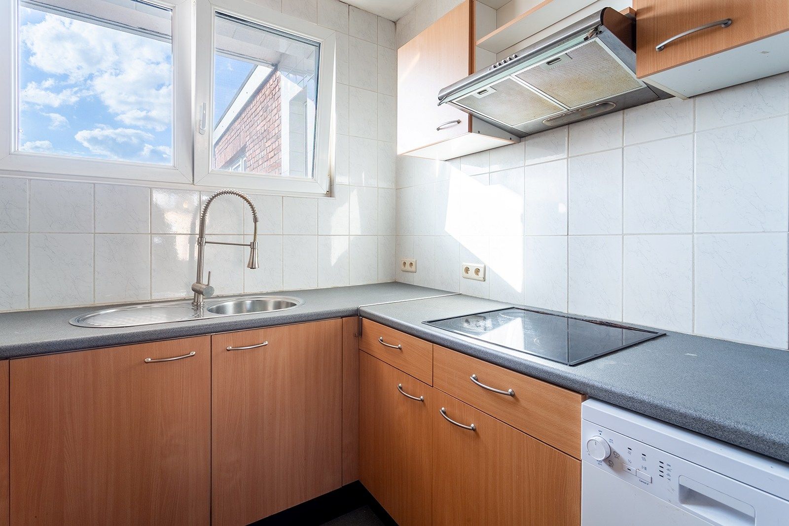 Instapklaar 2-slaapkamerappartement met terras foto 10