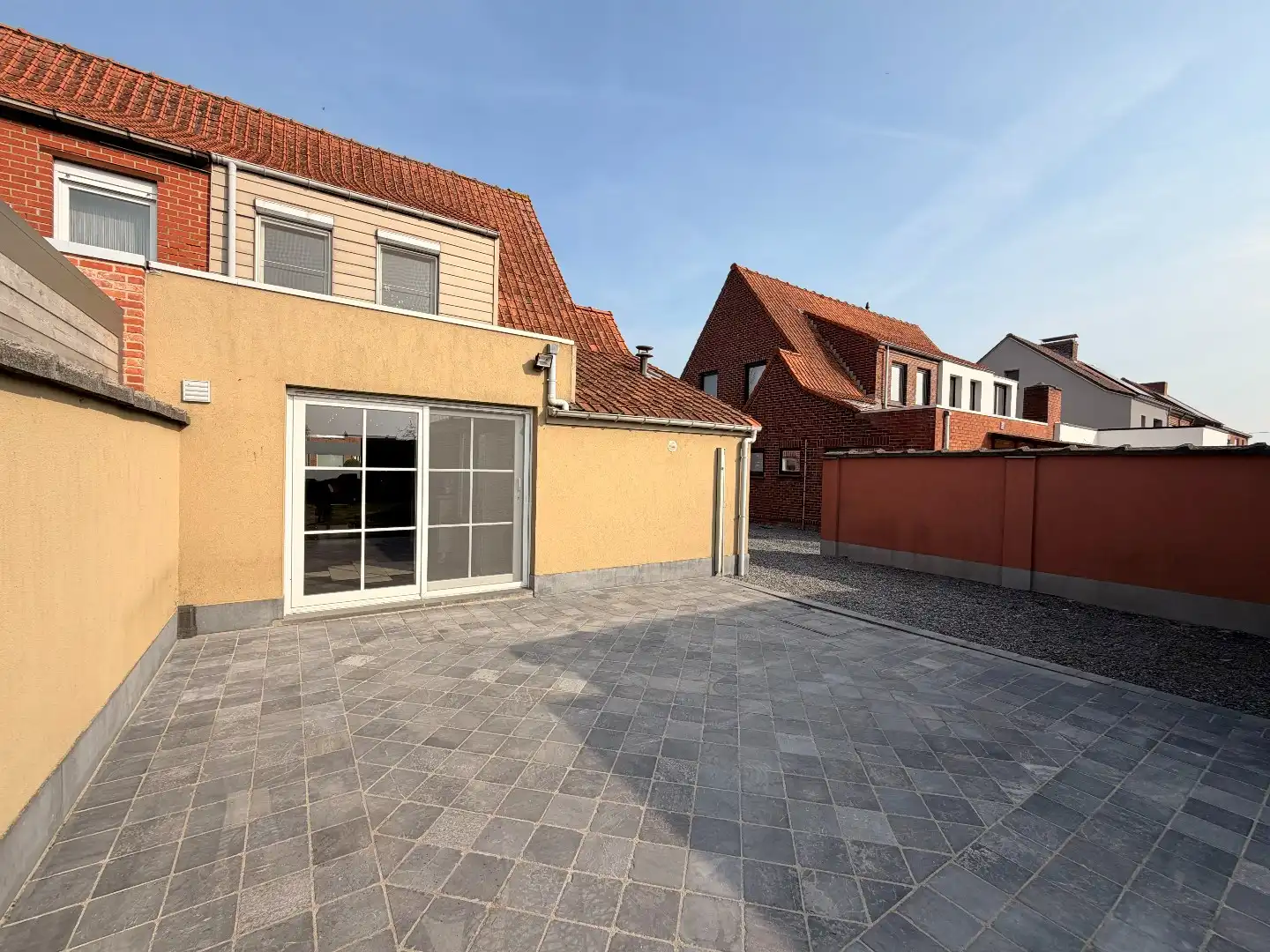 Instapklare halfopen bebouwing met ruime garage te koop in Harelbeke (Arendswijk) foto 24