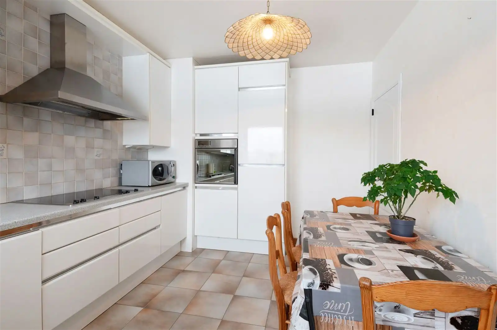 Rustig gelegen gezinswoning met tuin op 12are90 foto 8