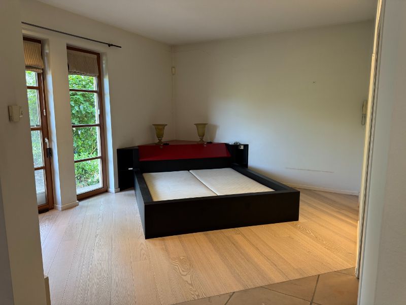TE HUUR villa in rustige buurt foto 10