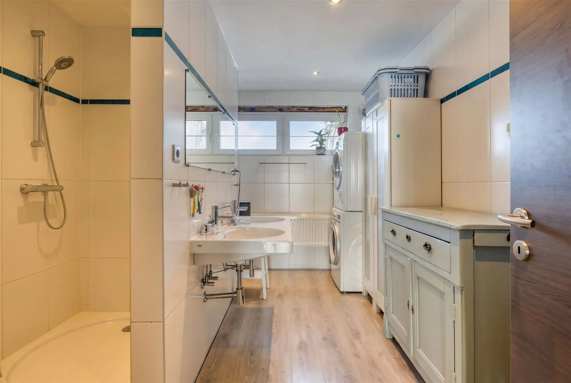 Verrassend ruime instapklare gezinswoning met garage foto 20